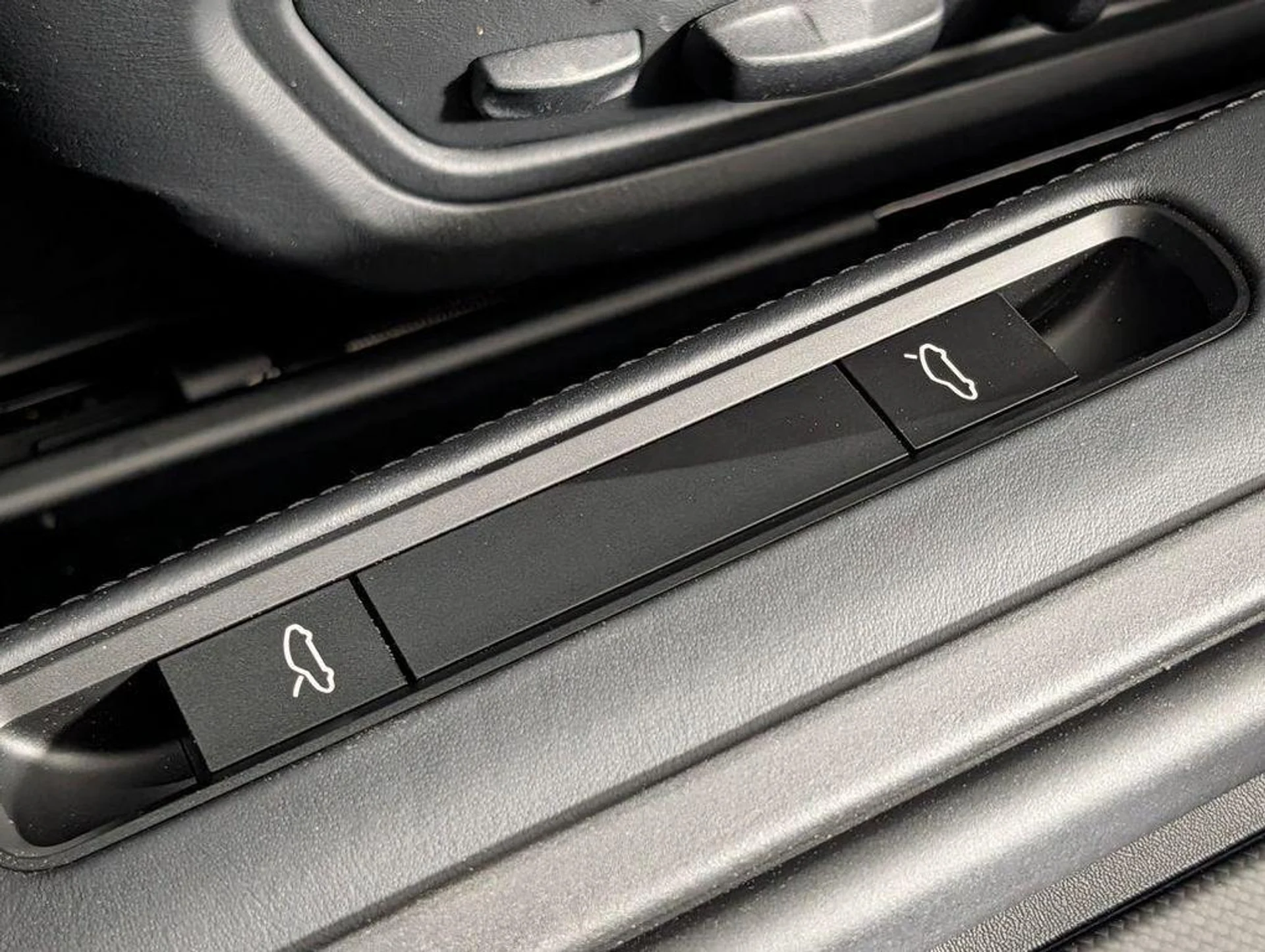 mph027_4051083709_h_c_I6_Bmq_F_w7_T_jc_V9_KO_8zym_NL_0_0f89cada37