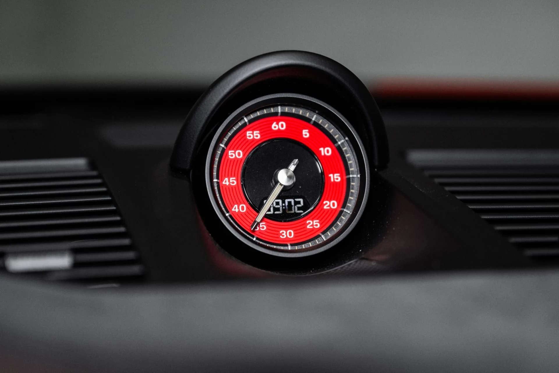 mph027_4055785557_Used_2024_Porsche_911_GT_3_RS_1761665497_7fbd366715