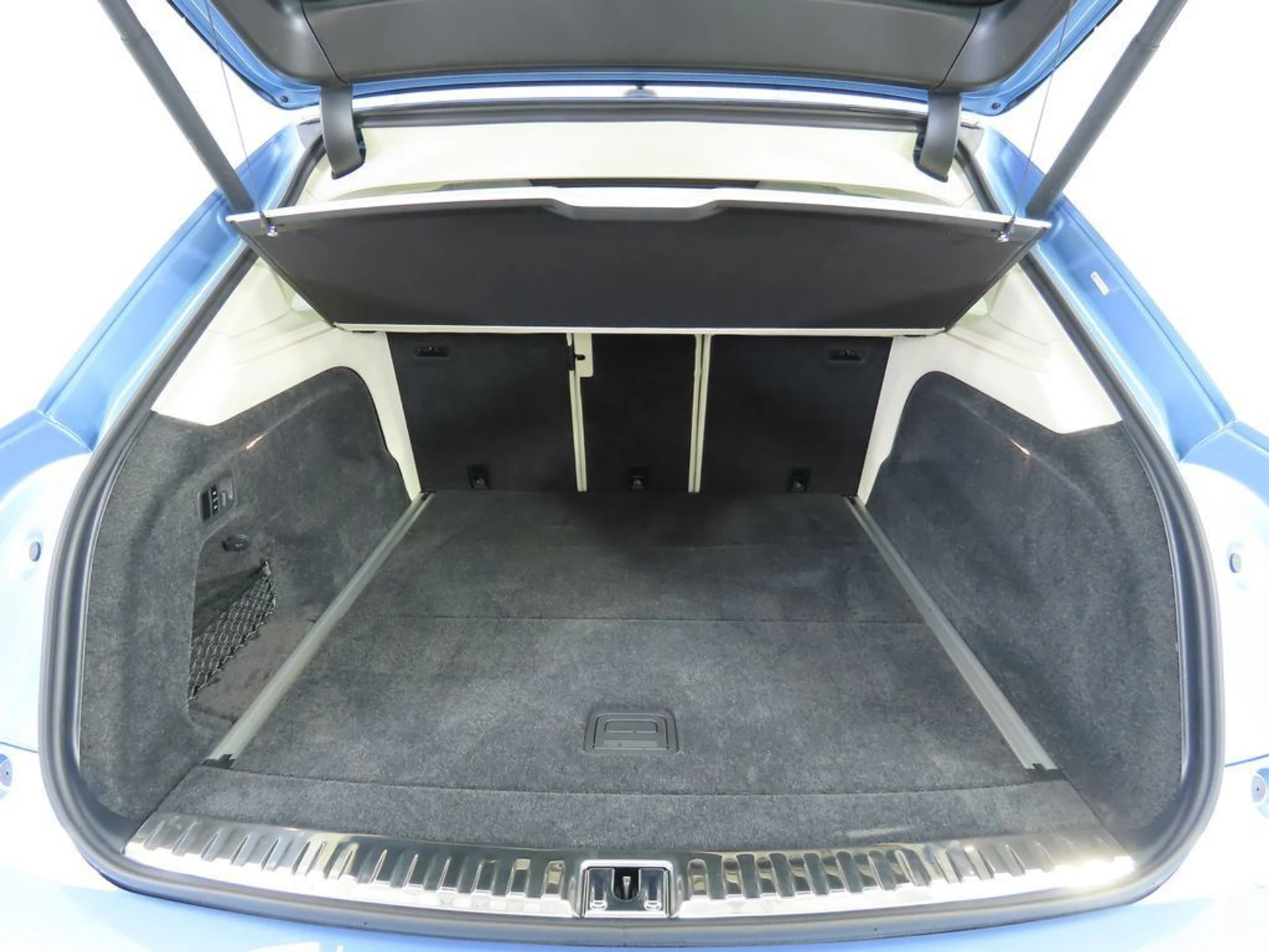 mph027_4061533359_new_2025_bentley_bentayga_v8awd_8119_22909990_28_1024_0cdeb541d5