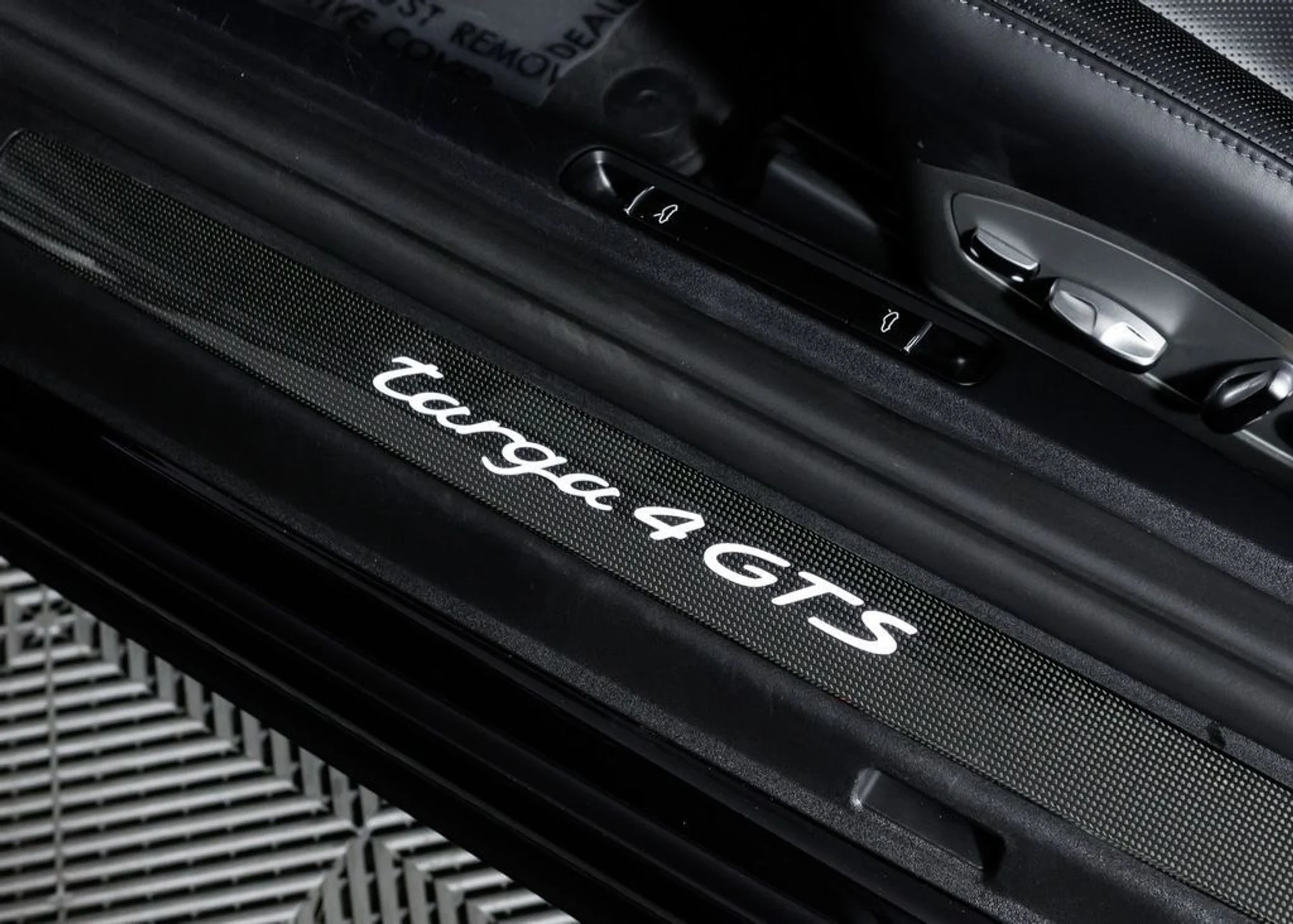 mph027_4065980699_24eb56bf927048584422a5e591d84284_285d138cd9