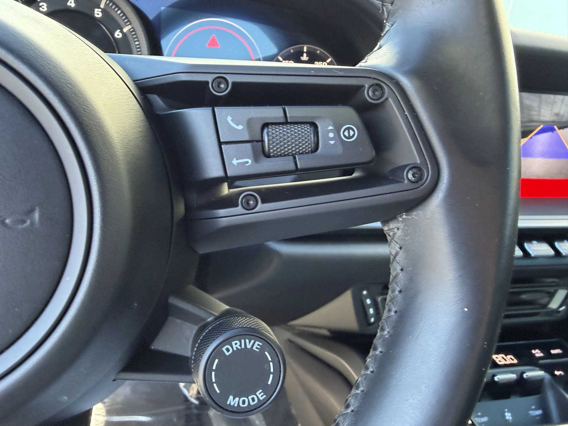 mph027_4071709685_43da385430a94a677145ddfd6c22b9a9x_4c06c27003