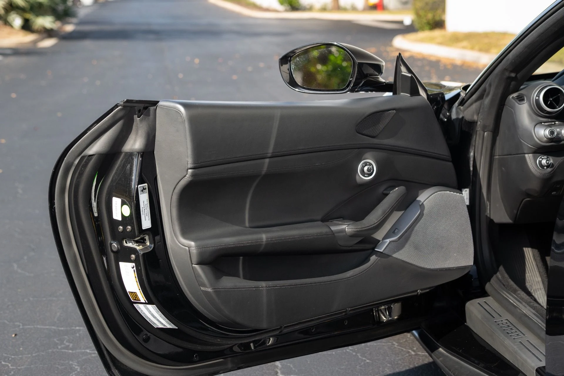 mph027_4082008697_Used_2019_Ferrari_Portofino_1771532696_10ac738acb