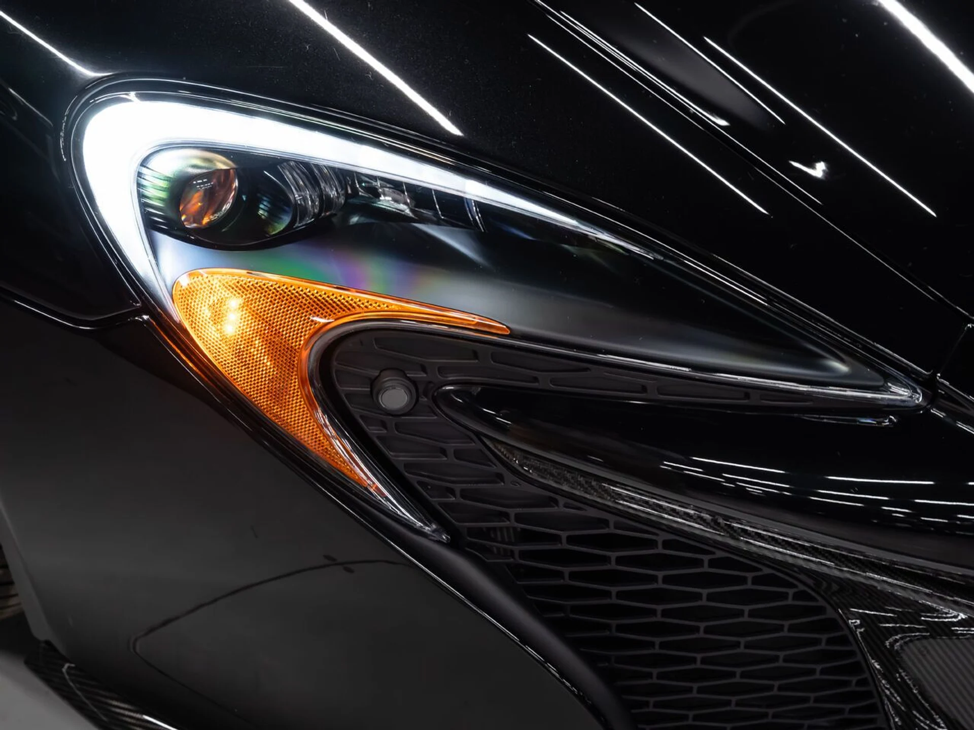 mph027_4087037882_mclaren_650s_2015_c4f0f68b4f