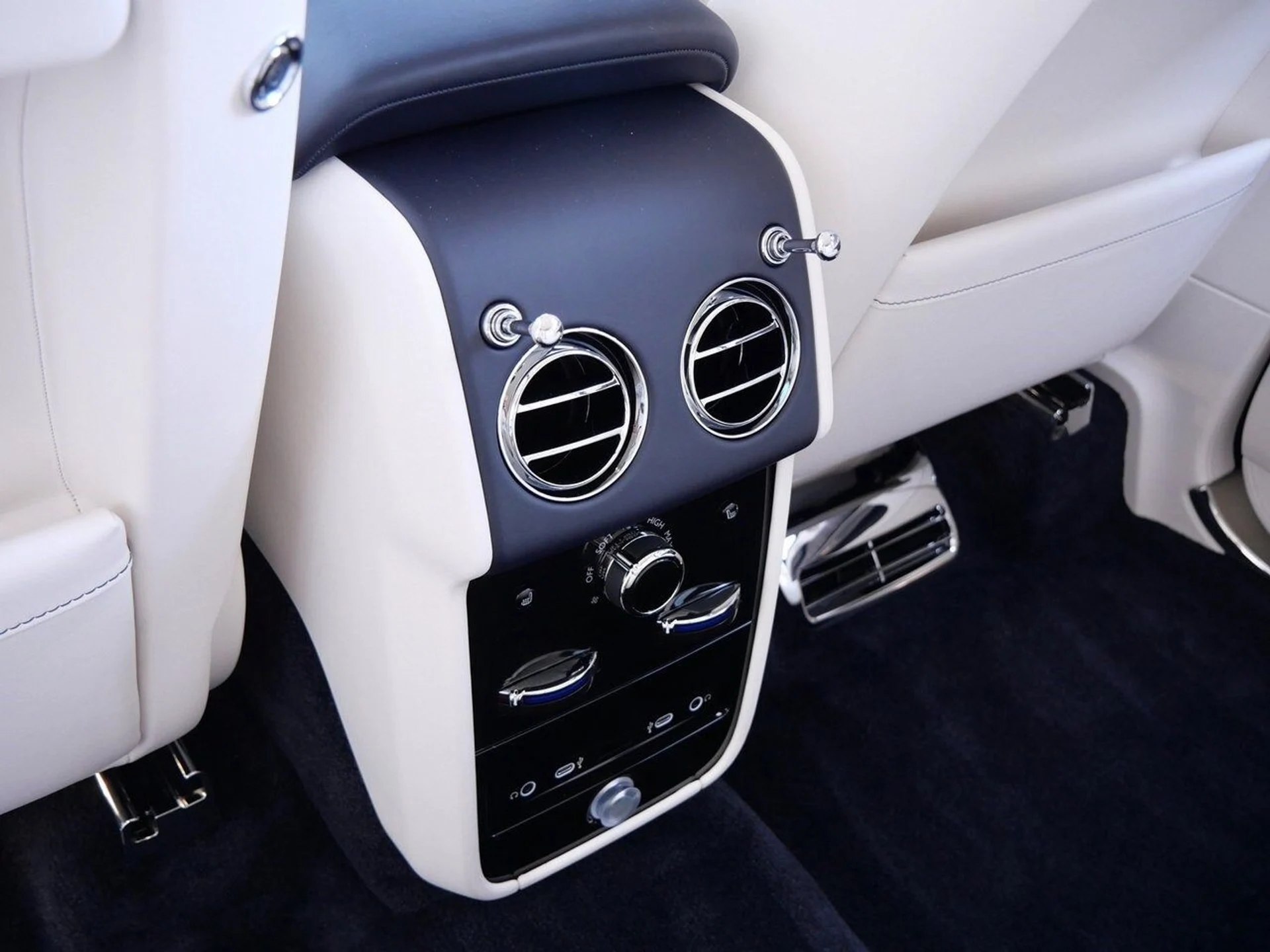 mph027_4089617720_4a02c40d116ddc7824abf883e01d1c9fx_e4803ab3f3