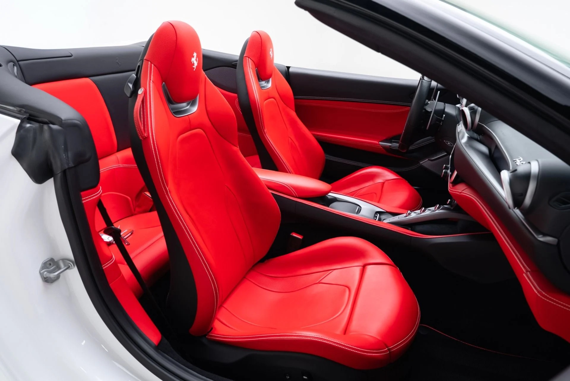 mph027_4092088069_Used_2022_Ferrari_Portofino_M_1771016640_651308e741