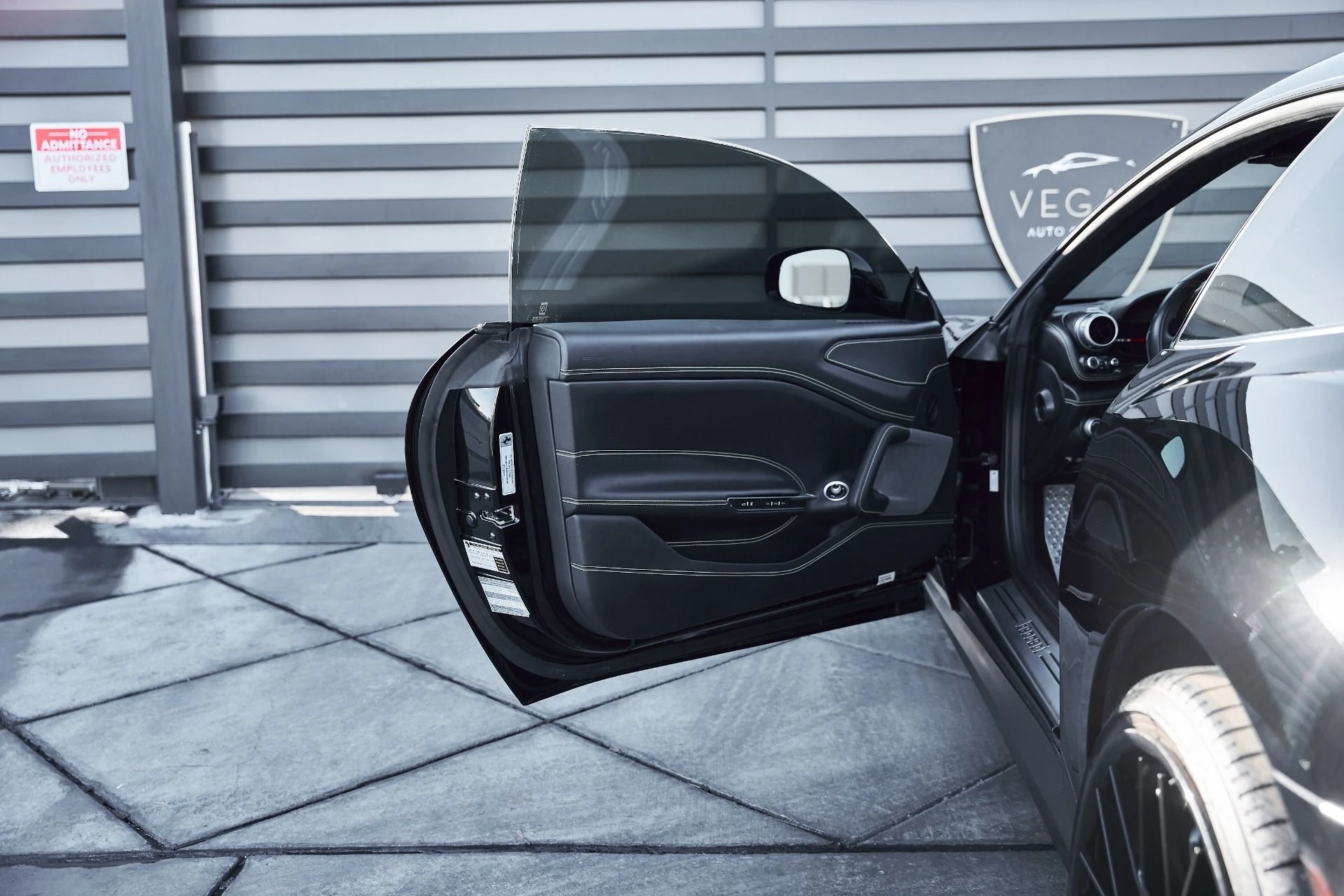 mph027_4095017468_Used_2018_Ferrari_GTC_4_Lusso_T_1770509582_4ea2b24037