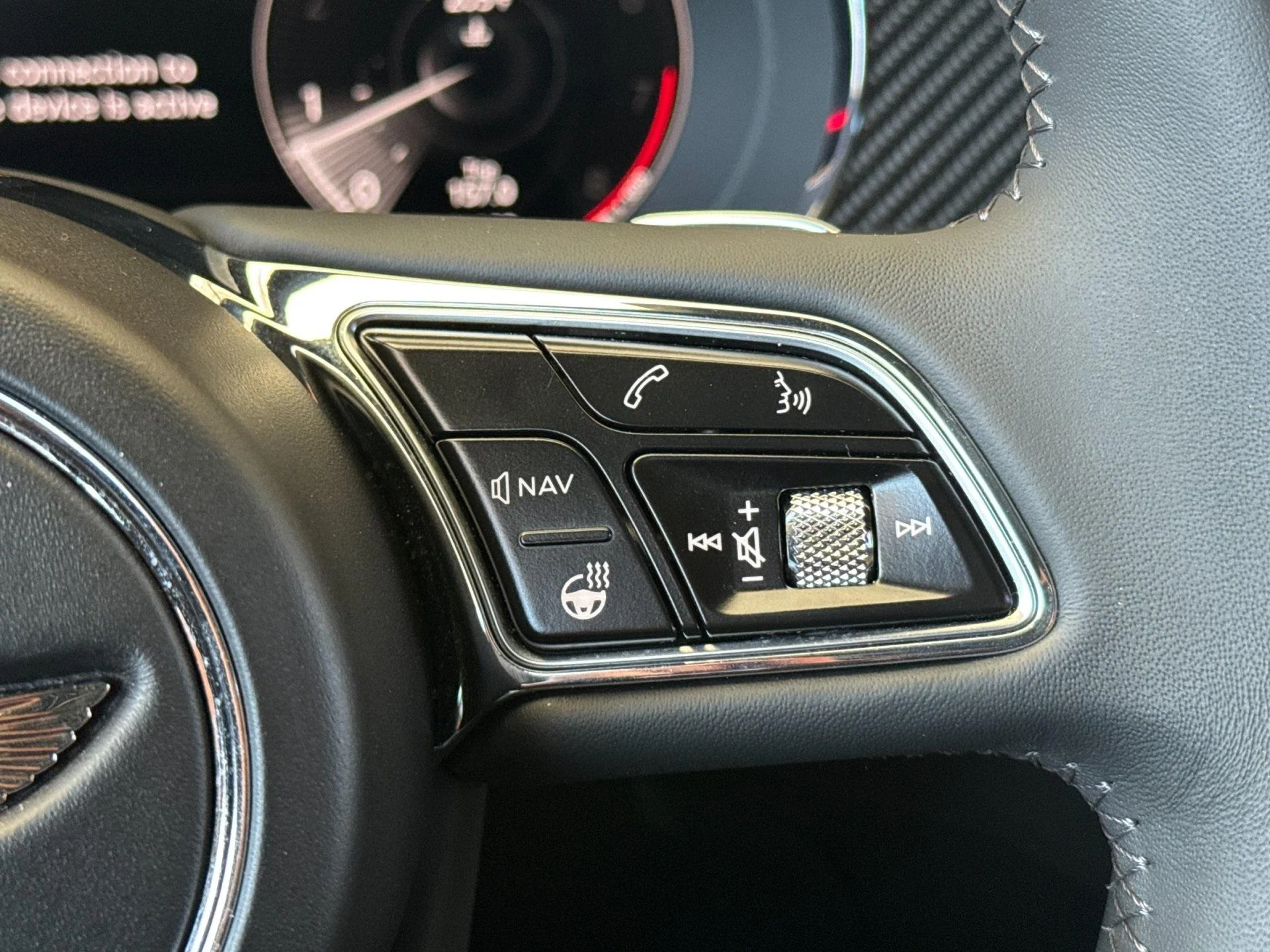 mph027_4097801755_Used_2022_Bentley_Bentayga_V8_1760603816_53a71e5421