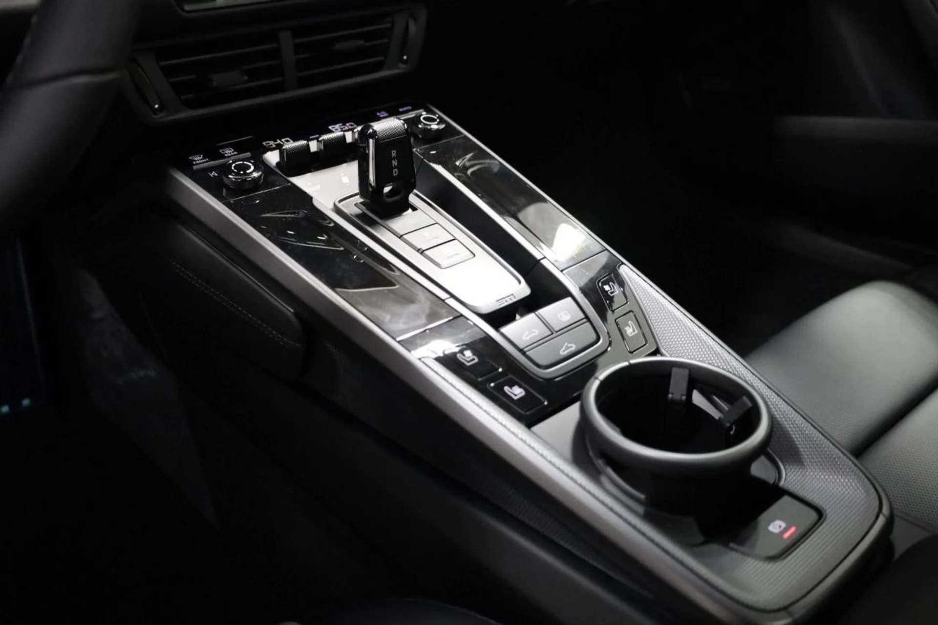 mph027_4098408978_2481069235f3047cbc4326886ef62b60_00905be53b