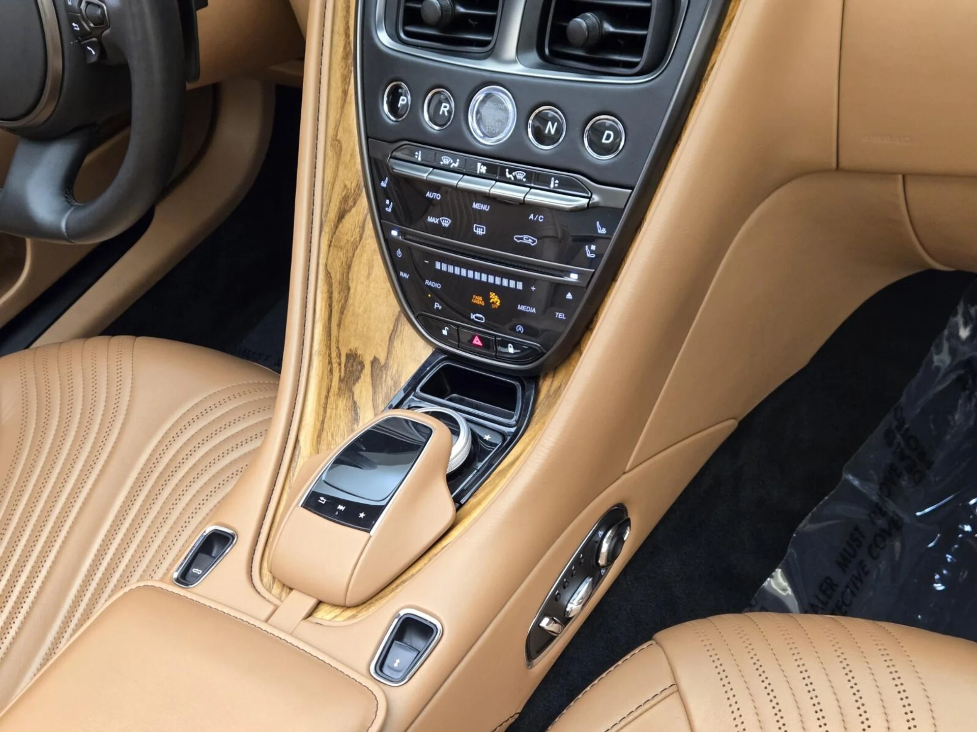 mph027_4105669285_Used_2021_Aston_Martin_DB_11_Volante_1754376724_513469e41a