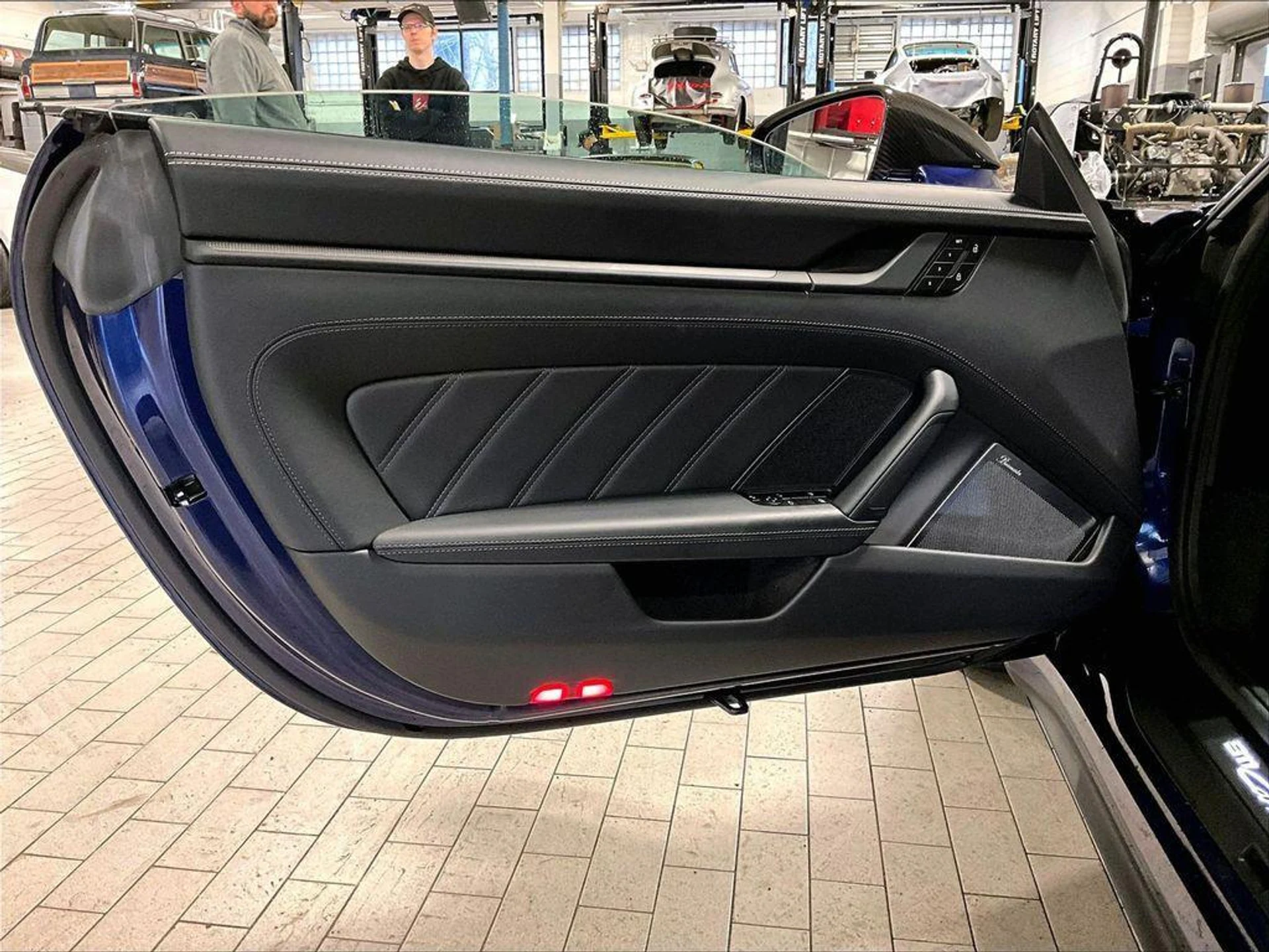 mph027_4105933213_jv_Zz7_X_wo_I_Jz_Lg_L84o_Cd_MC_Eb_Do_Y_479434e0dc