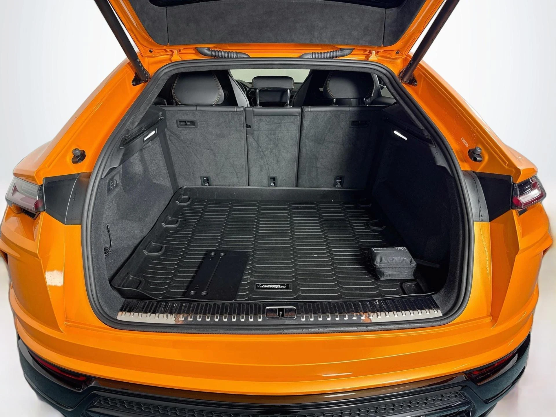 mph027_4112874655_Used_2022_Lamborghini_Urus_1790289771_2542e8c507