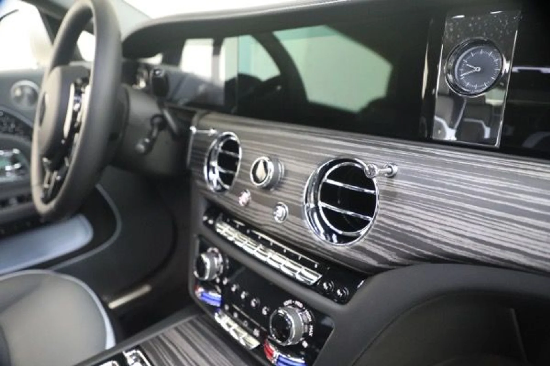 mph027_4113137371_Used_2026_Rolls_Royce_Spectre_d890fdfec5