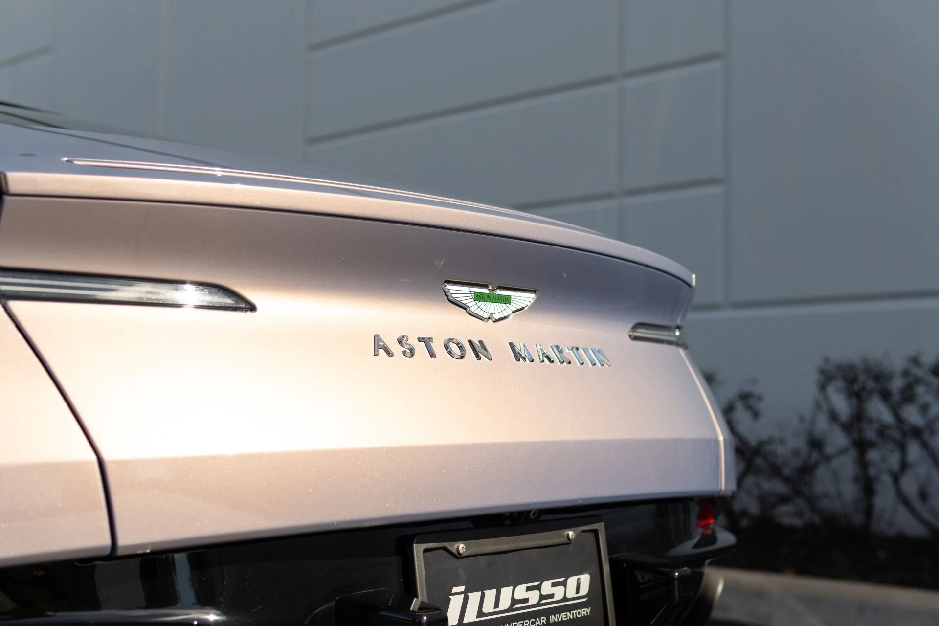 mph027_4115295216_Used_2023_Aston_Martin_DB_11_V8_1765580220_8511dedf73