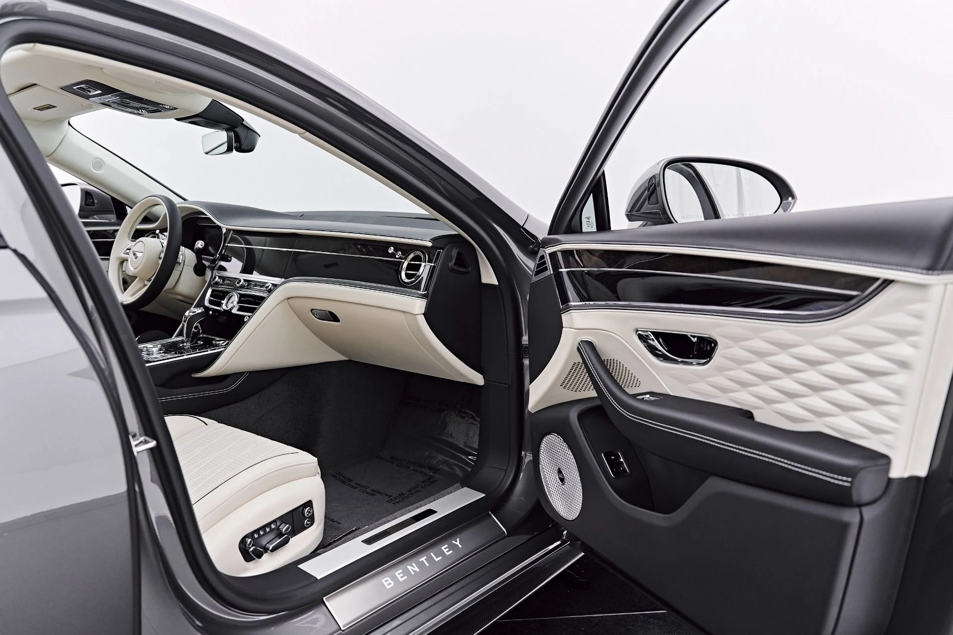 mph027_4117838679_Used_2022_Bentley_Flying_Spur_W12_1786226181_78282ab01a
