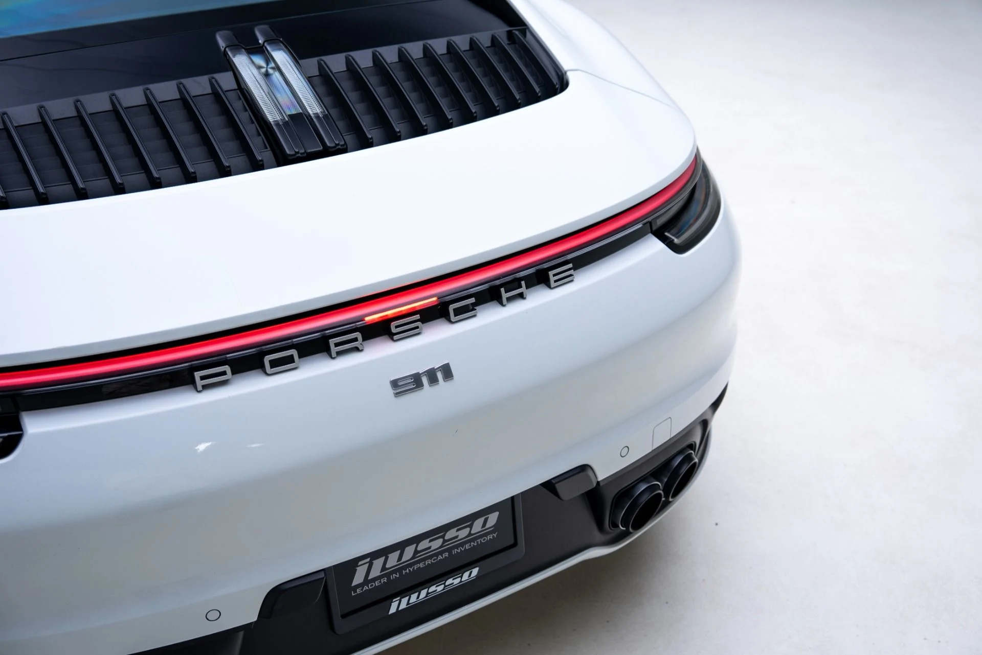 mph027_4125486159_Used_2020_Porsche_911_Carrera_1769107199_9115d9a2ff