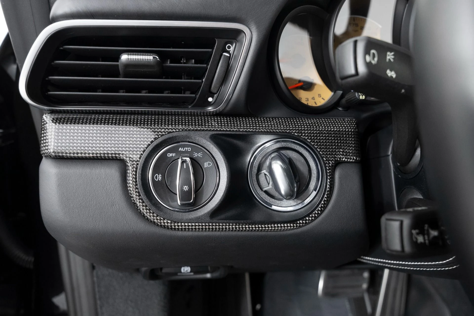 mph027_4142597652_Used_2019_Porsche_911_Turbo_S_1757958892_04bd40b615