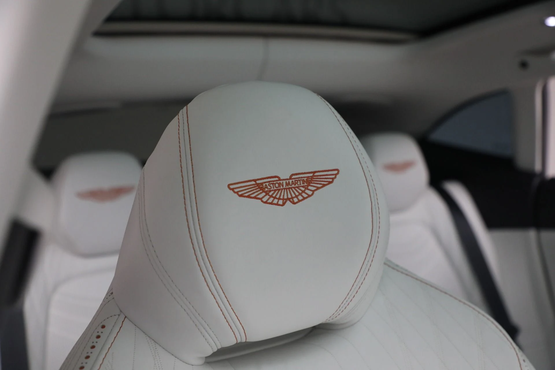 mph027_414263534_Used_2024_Aston_Martin_DBX_707_1772122329_85936512c9