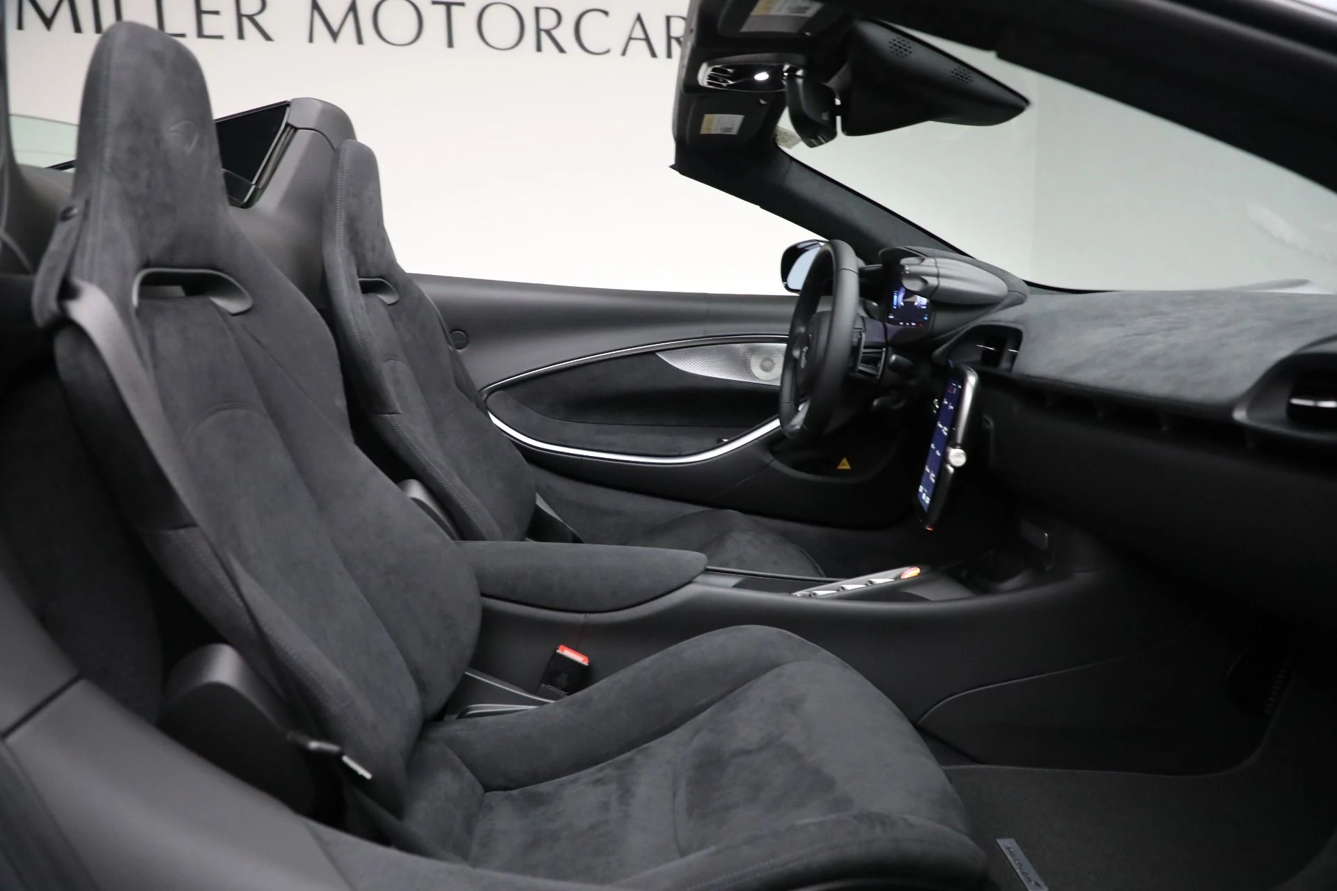 mph027_4143902415_New_2025_Mc_Laren_Artura_Spider_841525279e