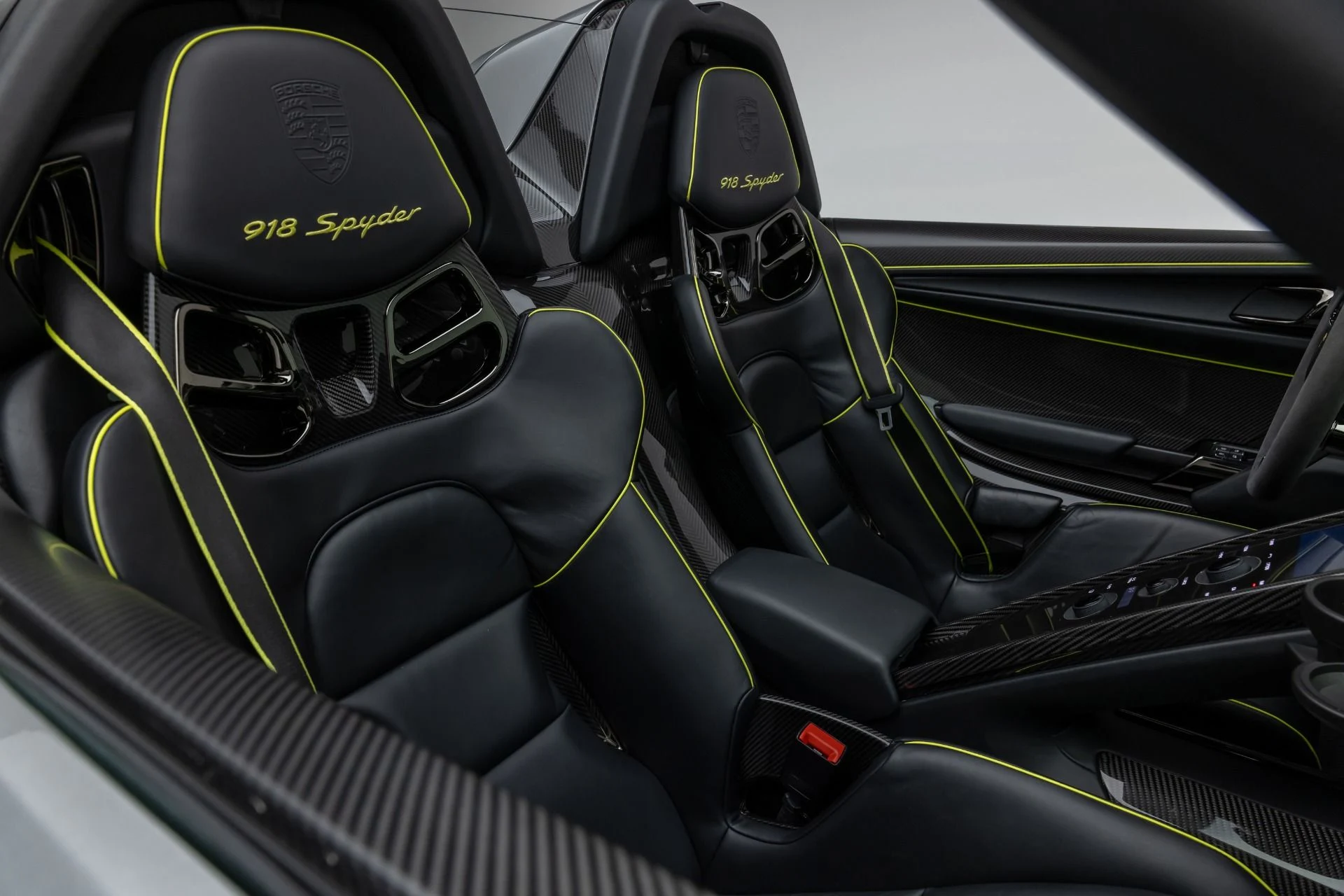 mph027_4144074112_13429_p28_l_1de1e862e4