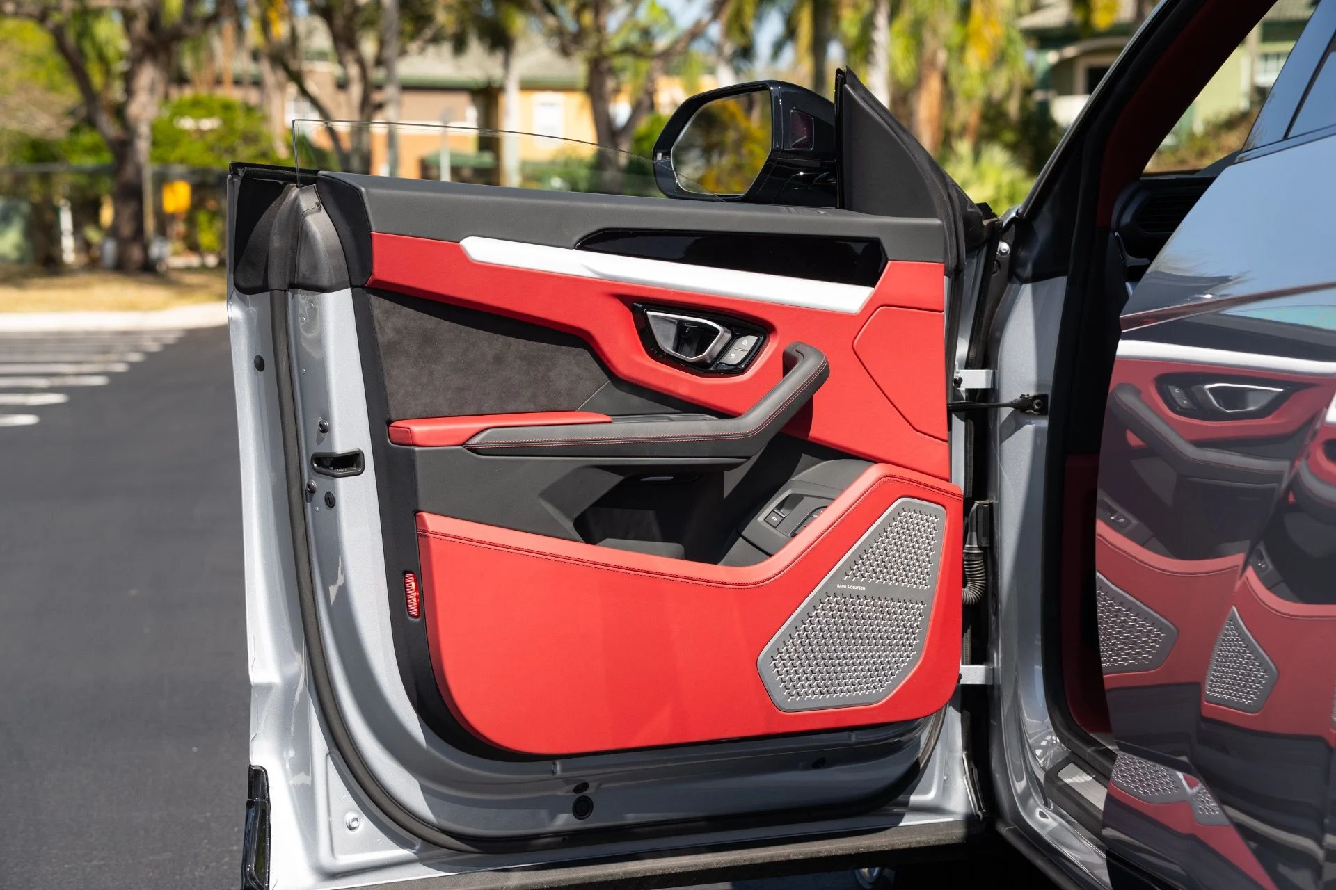 mph027_4152459542_Used_2022_Lamborghini_Urus_1770690392_e3bc4fe800