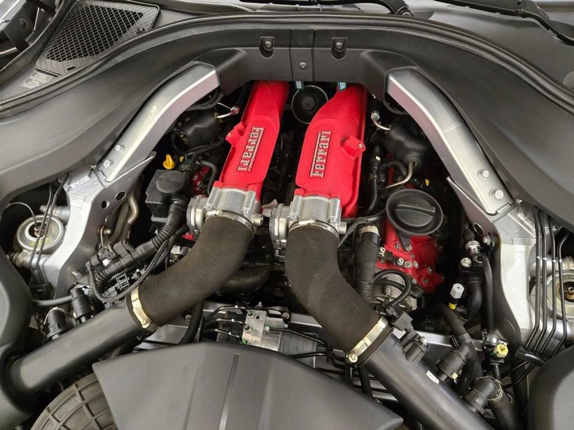mph027_415637661_Used_2022_Ferrari_Roma_1788351304_3b282462a0