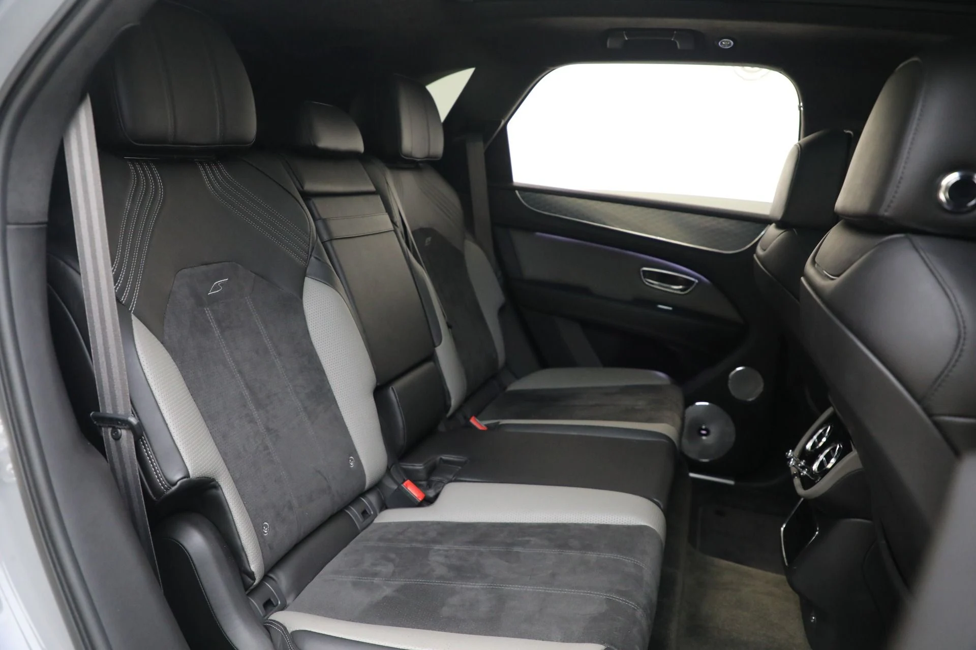 mph027_4159028116_Used_2022_Bentley_Bentayga_S_V8_a2b269c161