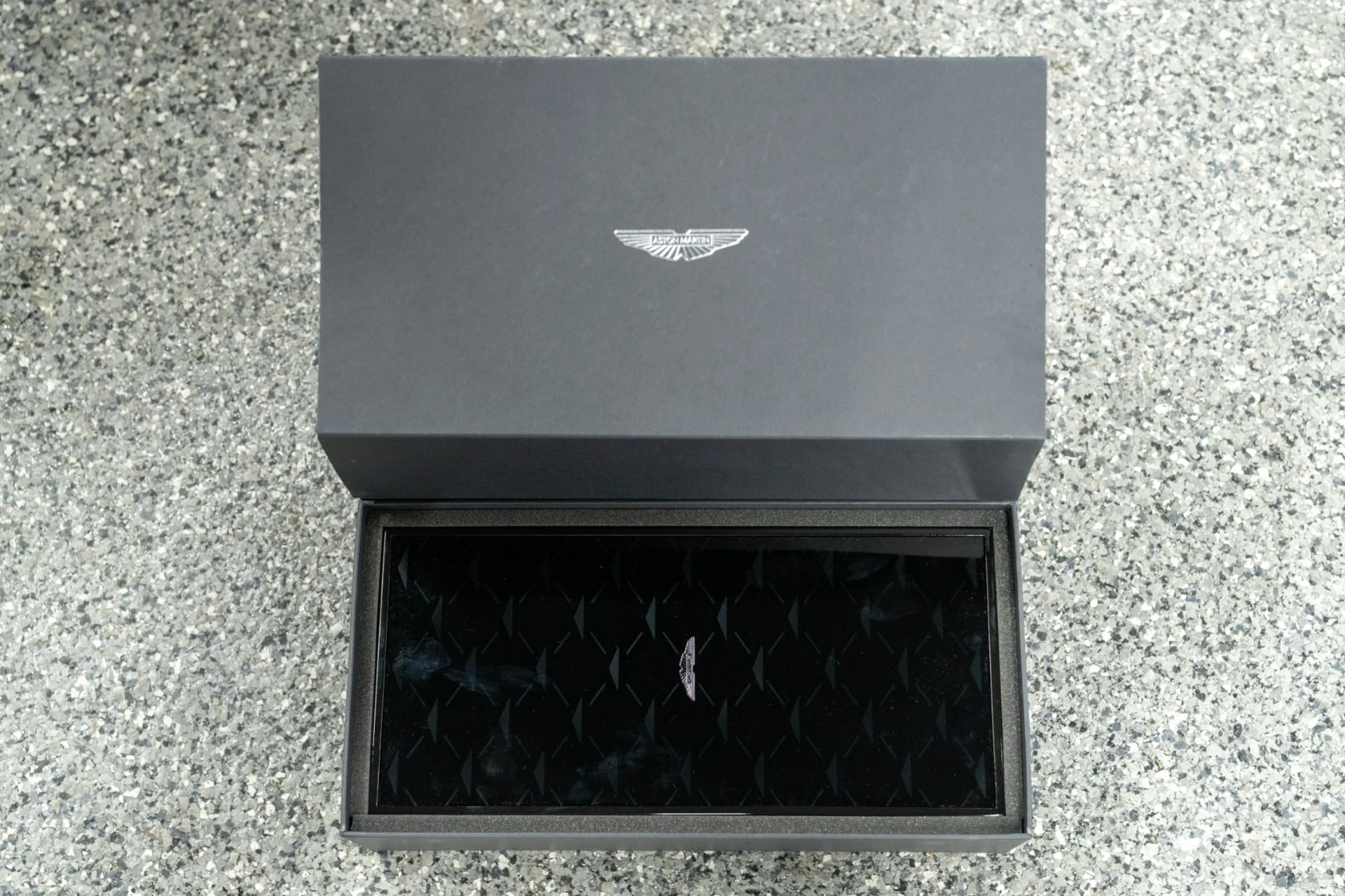 mph027_4169103541_Used_2024_Aston_Martin_DB_12_V8_Special_Paint_Color_Bowers_and_Wilkins_Premium_Audio_Carbon_Brakes_1771535066_e3f11b0050