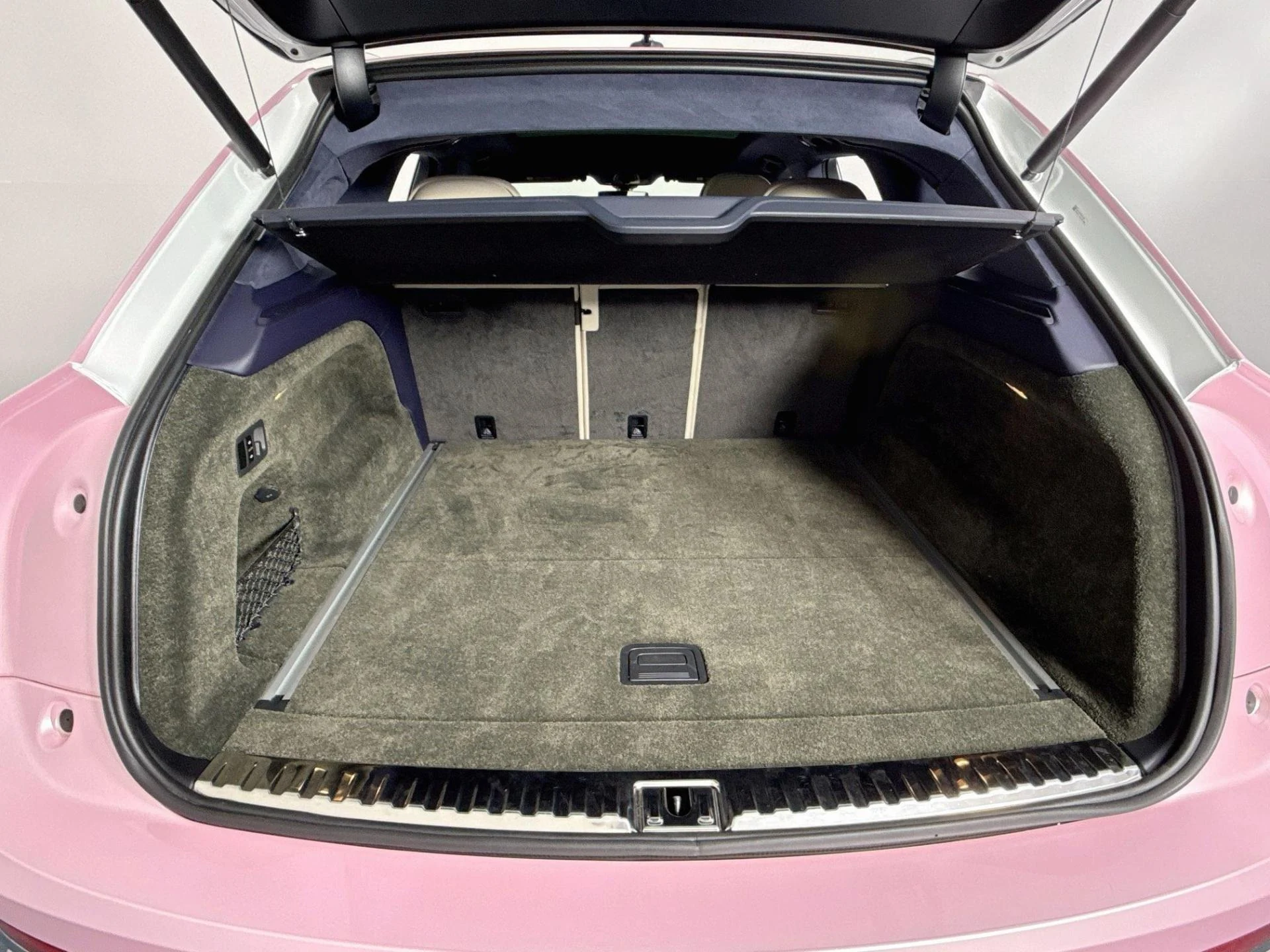 mph027_4170417532_Used_2023_Bentley_Bentayga_Azure_V8_1789145817_60573ea973
