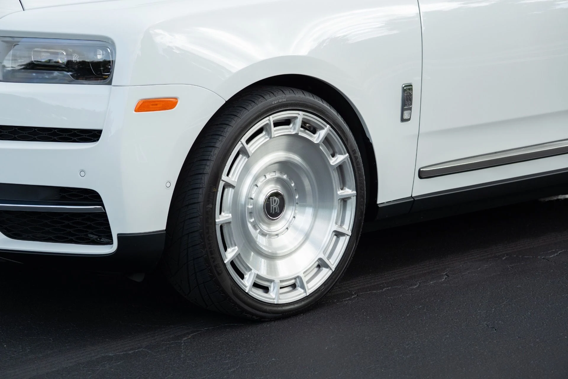 mph027_4179246934_Used_2024_Rolls_Royce_Cullinan_1759183626_7c1406db75