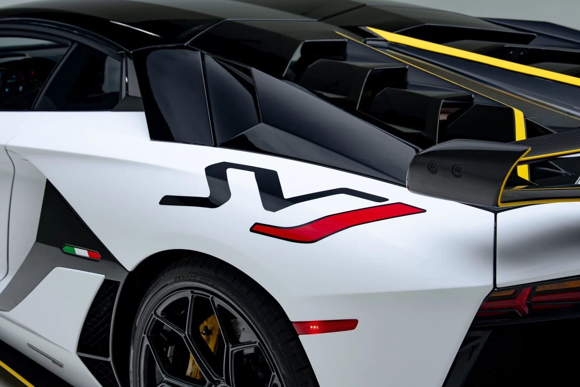 mph027_4197314330_Used_2021_Lamborghini_Aventador_SVJ_LP_770_4_SVJ_1780076945_b240f9d385