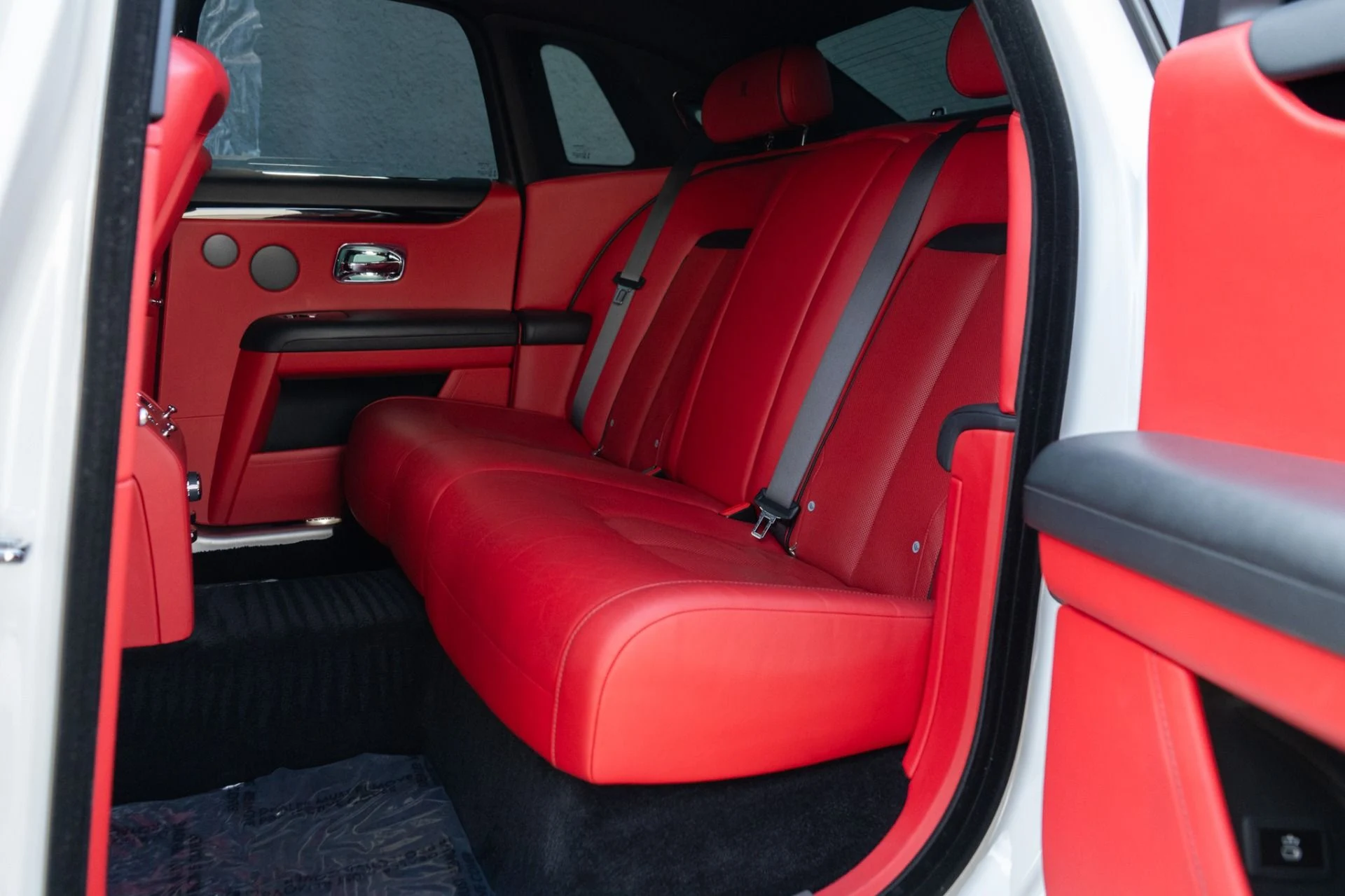 mph027_4219810287_Used_2022_Rolls_Royce_Ghost_1771452003_8eba951bd0