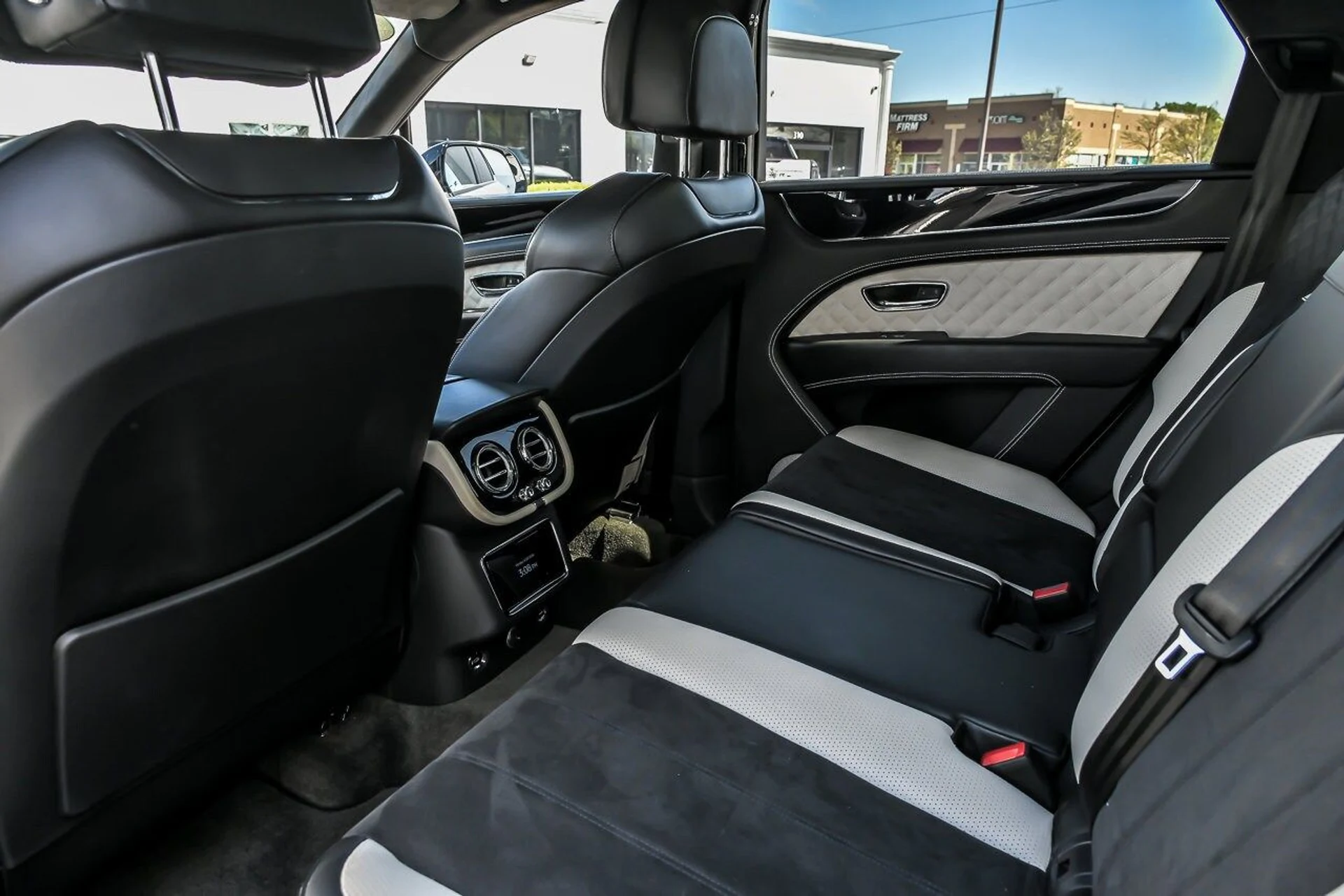 mph027_4228547916_7c9c0eb7ad022e4280d99e99a4819659x_4f383bbe9c