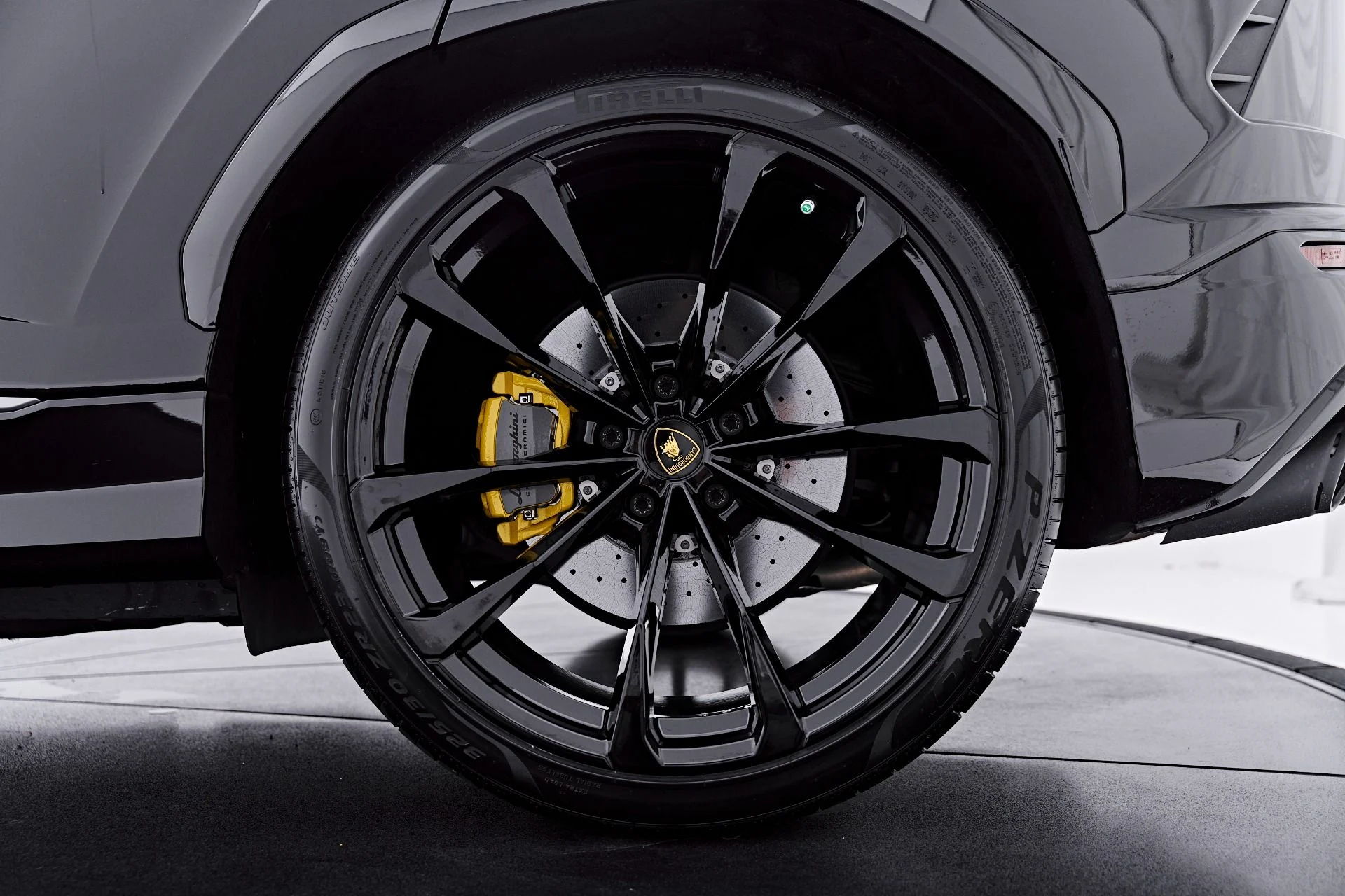 mph027_4229345658_Used_2022_Lamborghini_Urus_Base_1785209694_97694b59c8