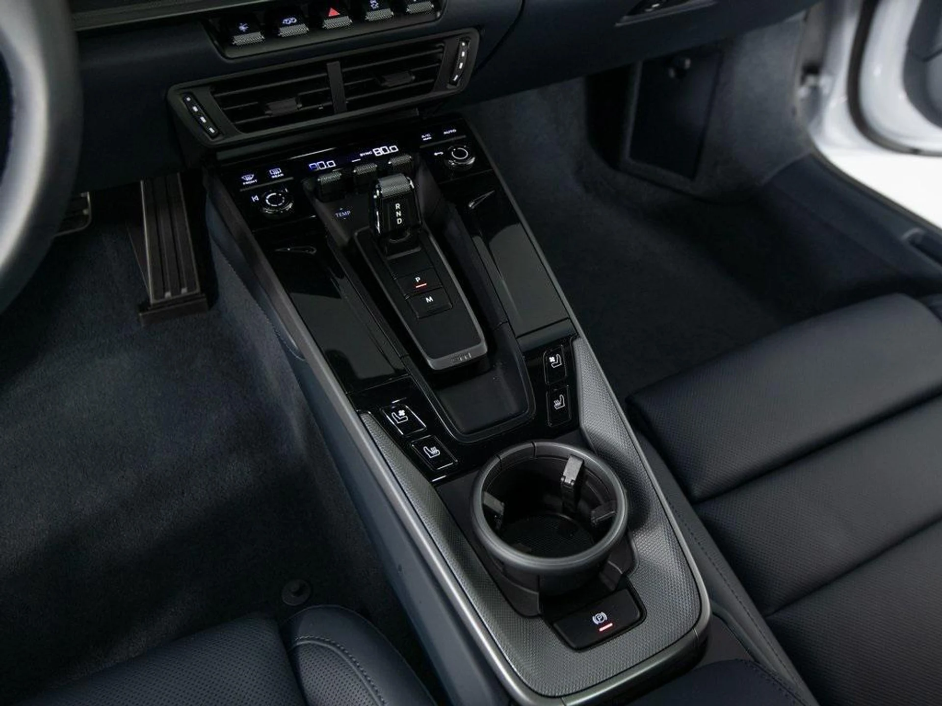 mph027_4234280107_yvm_5_O542wlf1xtw3v_U_Bk_E_A6x_Q_03e35b7b24