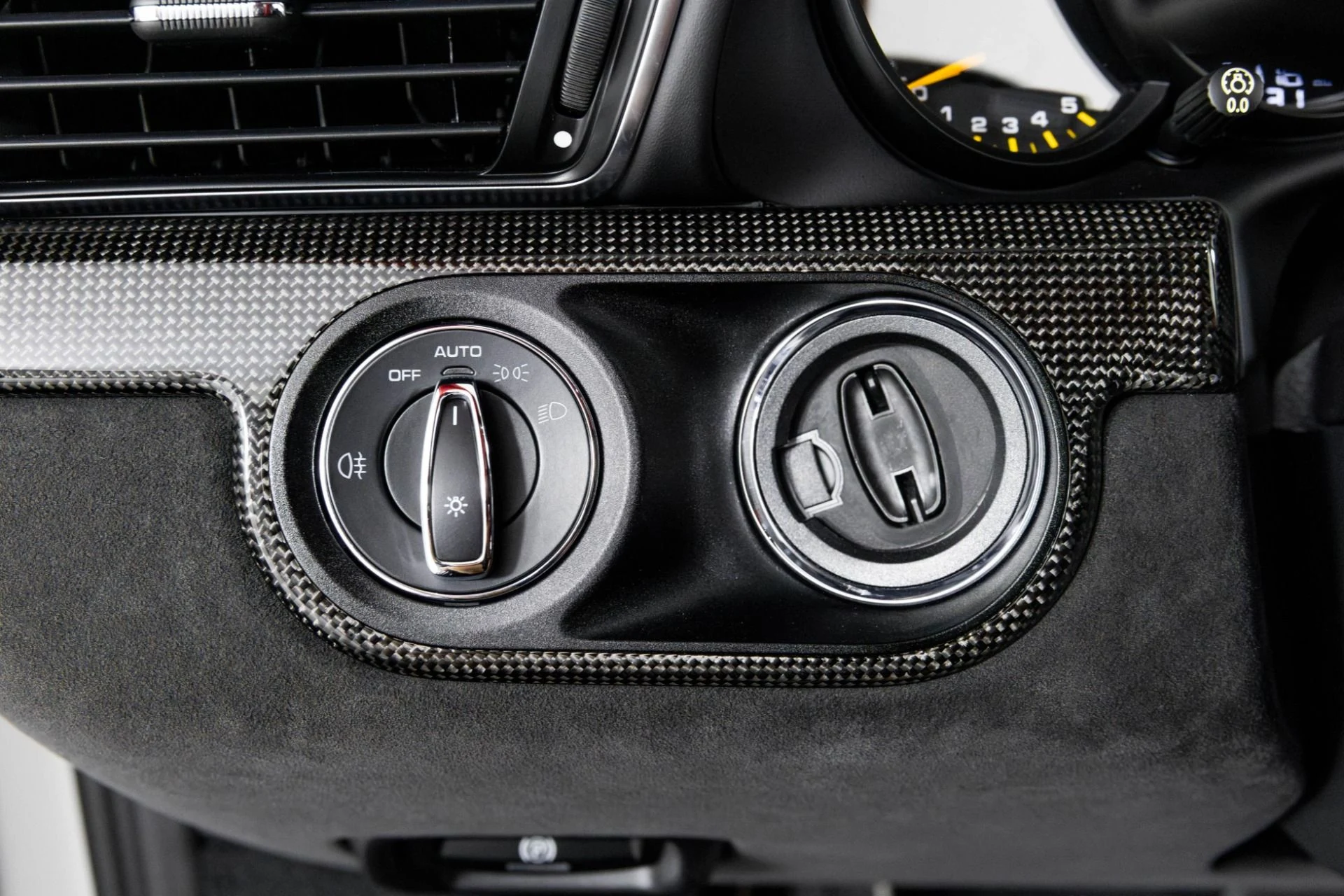 mph027_4247870601_Used_2018_Porsche_911_GT_2_RS_1762984478_eb2c0bc760