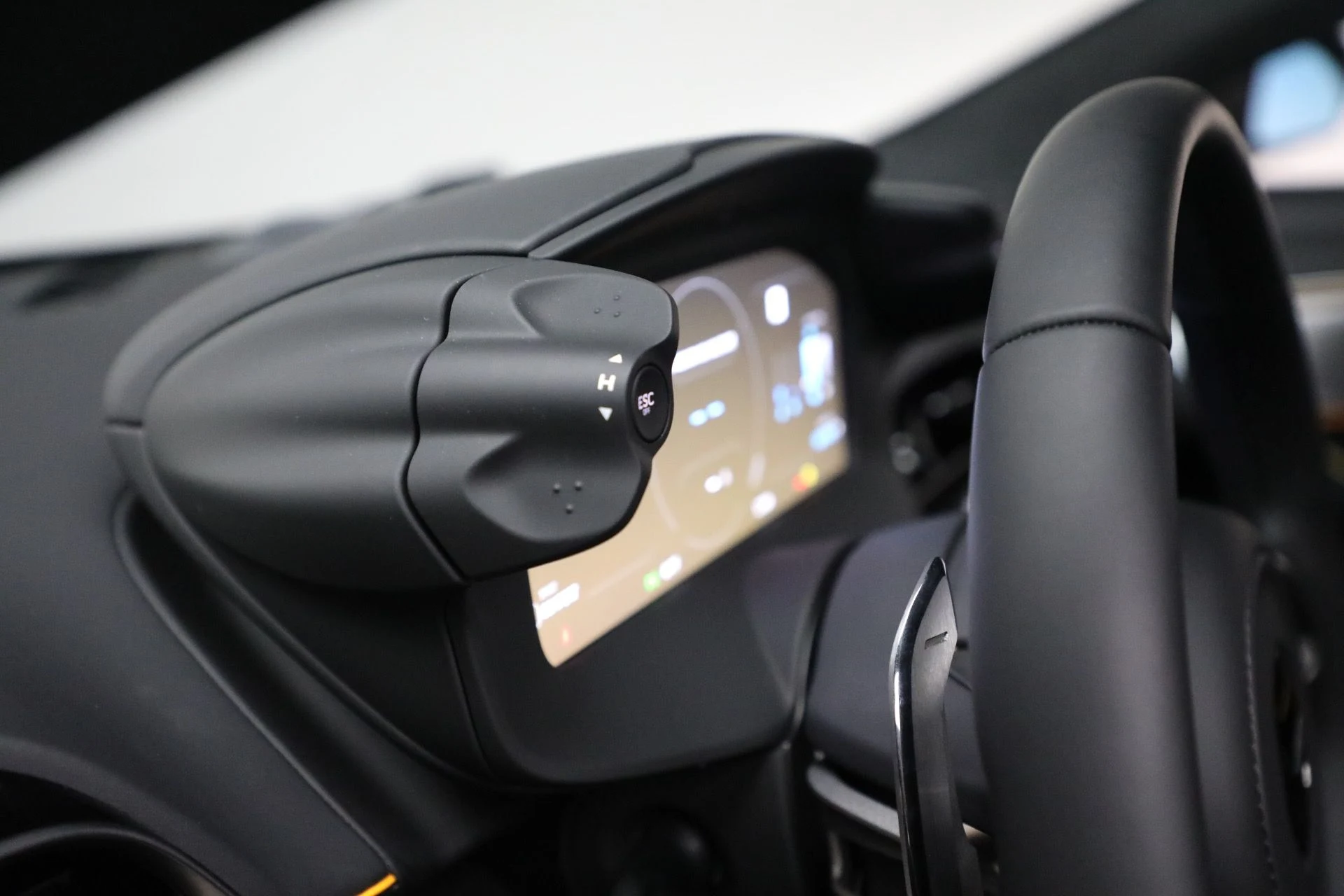 mph027_4254493818_Used_2023_Mc_Laren_Artura_Vision_877e4d9221