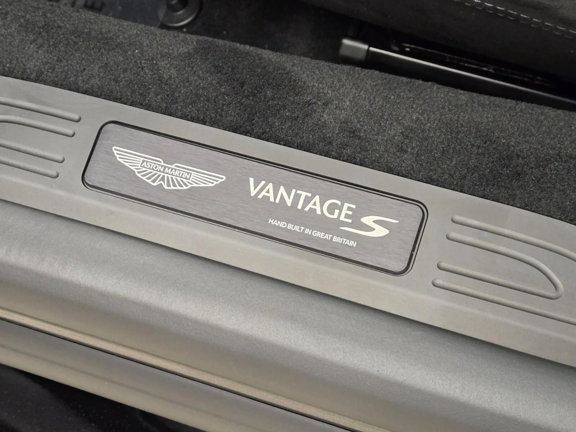 mph027_4270406615_New_2026_Aston_Martin_Vantage_S_1786166344_ac9cc734dc