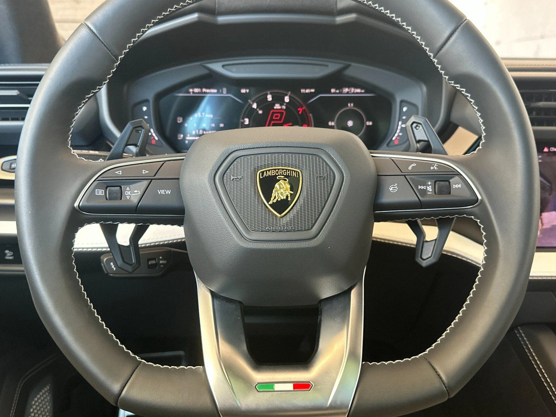 mph027_4270663405_New_2025_Lamborghini_Urus_SE_1777105886_fd1844e9e3