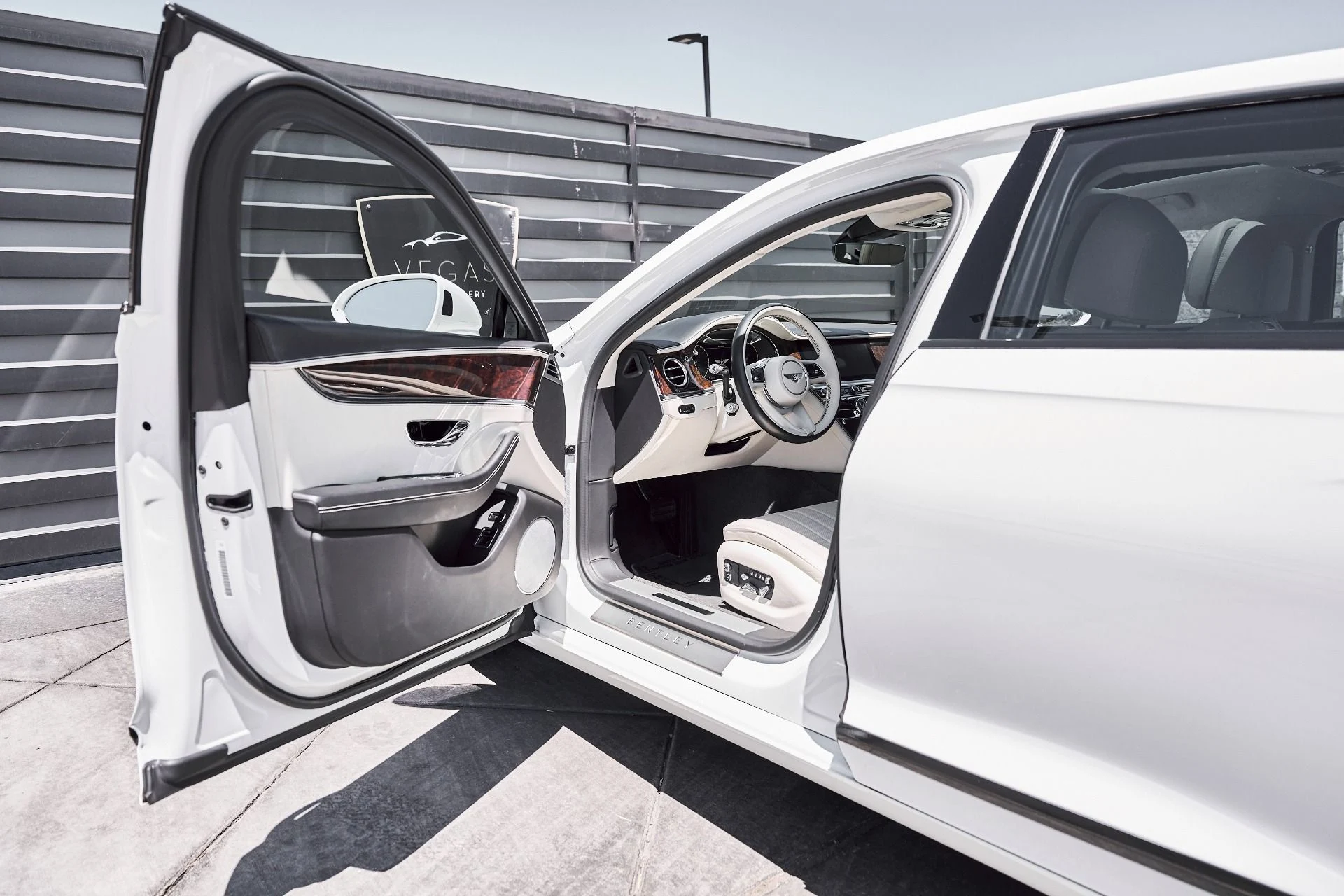 mph027_4273985616_Used_2021_Bentley_Flying_Spur_V8_1780617118_723f11b7d3