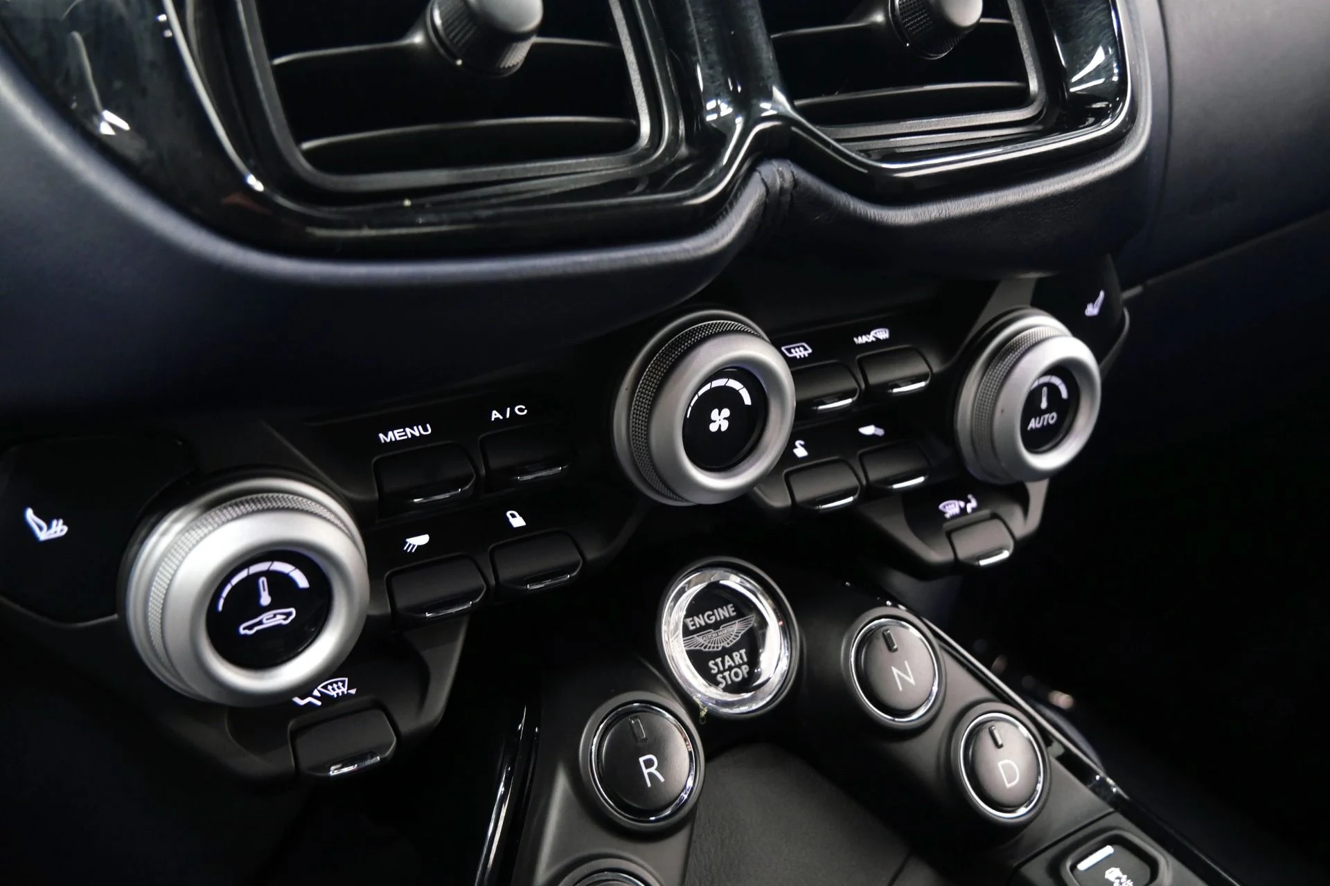 mph027_4285458356_Used_2020_Aston_Martin_Vantage_Twin_Turbo_V8_Comfort_Collection_Beautiful_Inside_and_Out_1769203114_8f1098a0bd