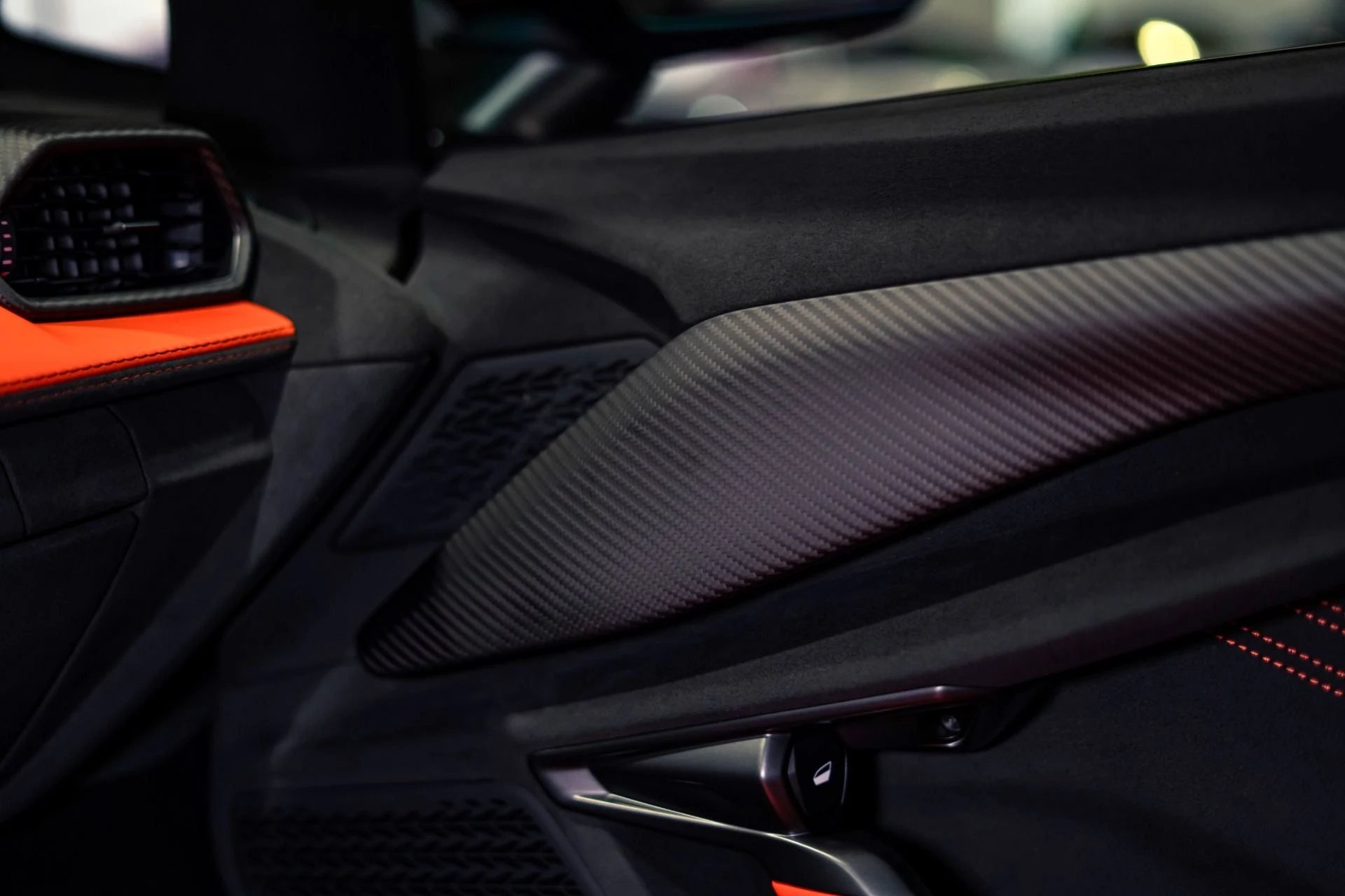 mph027_4343158_Used_2025_Lamborghini_Revuelto_836_MSRP_Full_Body_PPF_Carbon_Roof_1780087440_770124ec2b