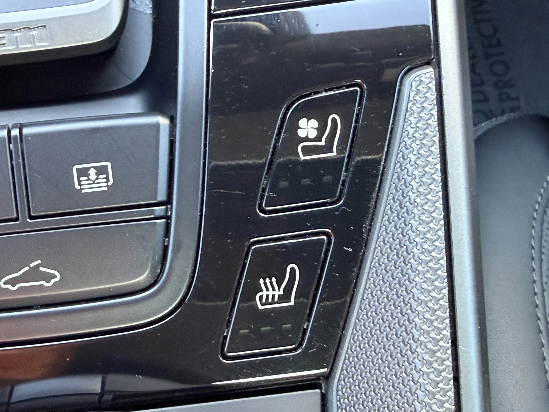 mph027_434731527_f7ab66b438da697aaa0d4d8d37735f01x_03958409c3