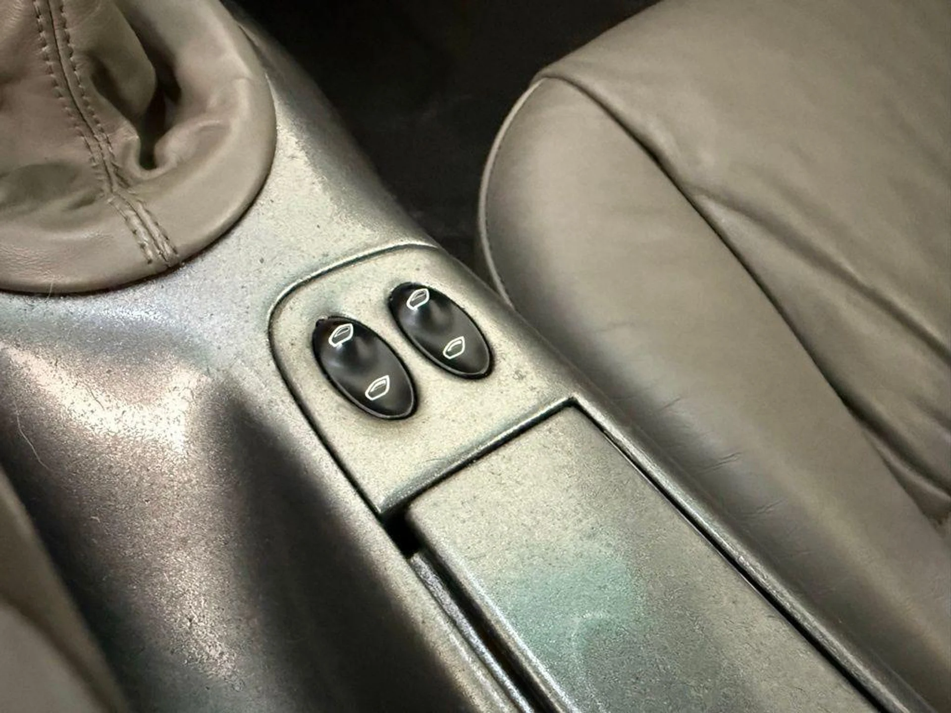 mph027_439496705_2p_DL_Gwr_Ev_gq_WOH_2_Wh_s8_QS_Epc_e54cdb4bc0