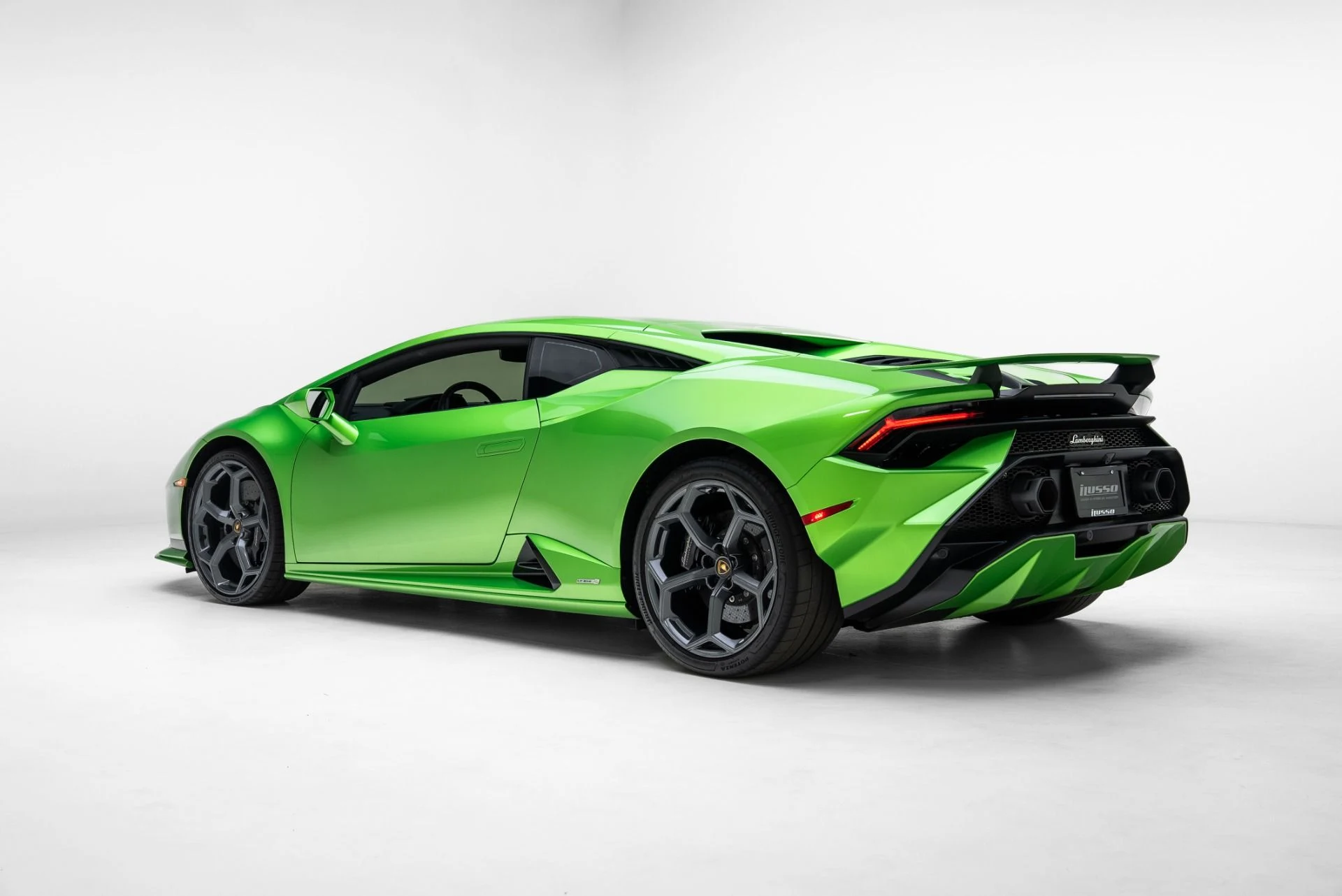mph027_44132757_Used_2023_Lamborghini_Huracan_Tecnica_1775770975_5d15d55665