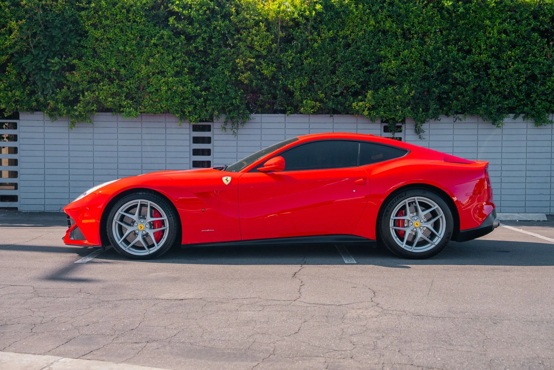 mph027_444810657_Used_2017_Ferrari_F12berlinetta_1762288797_5067acb943