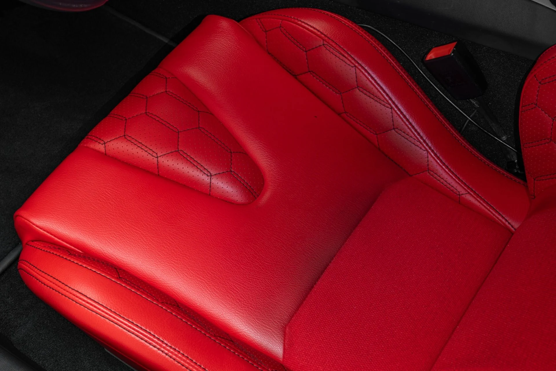 mph027_451857417_Used_2015_Lamborghini_Huracan_LP_610_4_1777064632_27774baebb