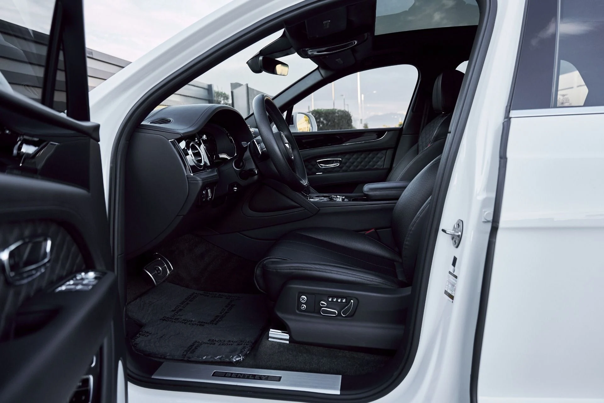 mph027_452938596_Used_2022_Bentley_Bentayga_V8_1768246127_31d1c7ace6