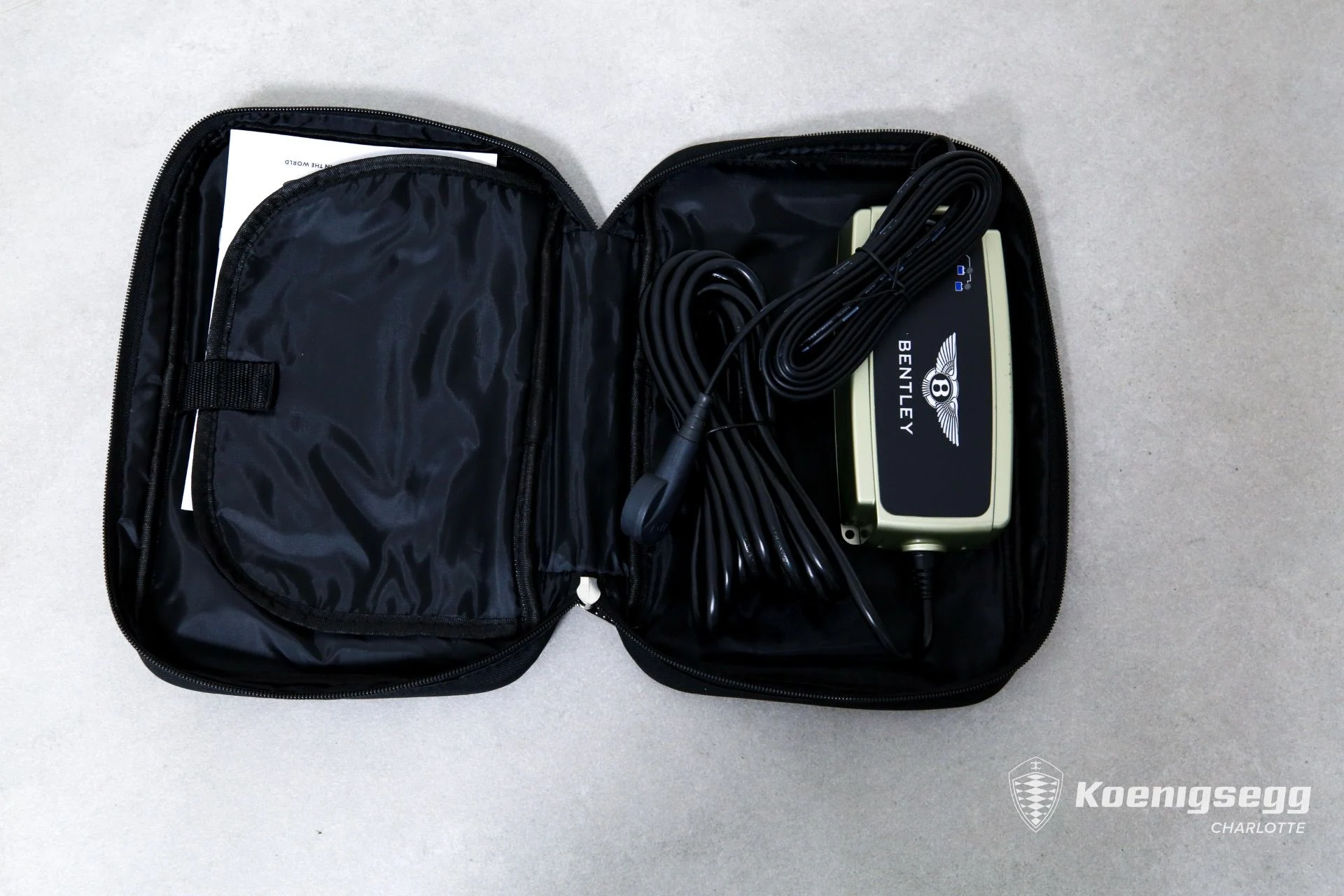 mph027_460057519_Used_2023_Bentley_Bentayga_Hybrid_1760985662_babf40341d