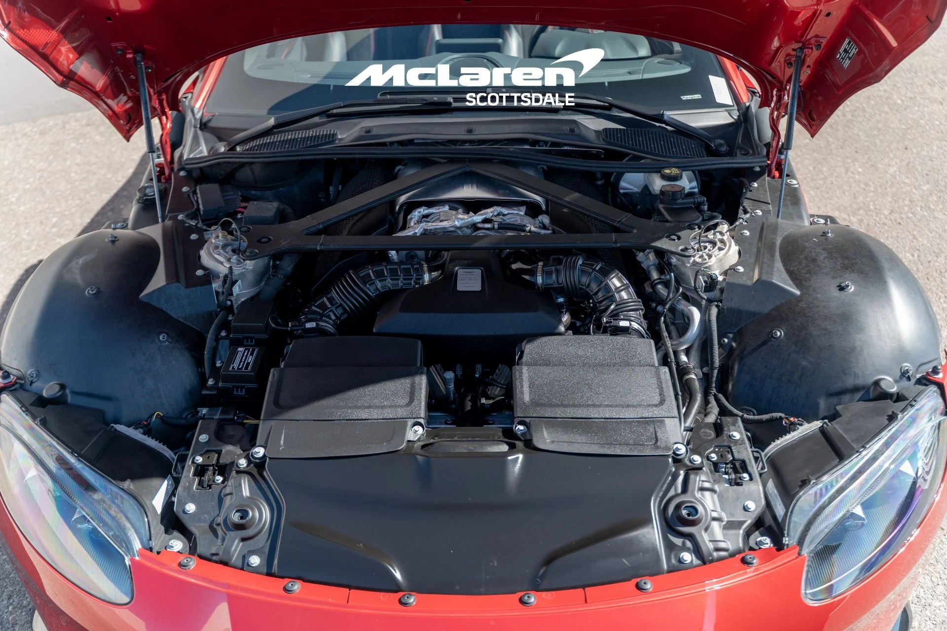 mph027_463937636_Used_2022_ASTON_MARTIN_VANTAGE_1776494710_e40f977a3c