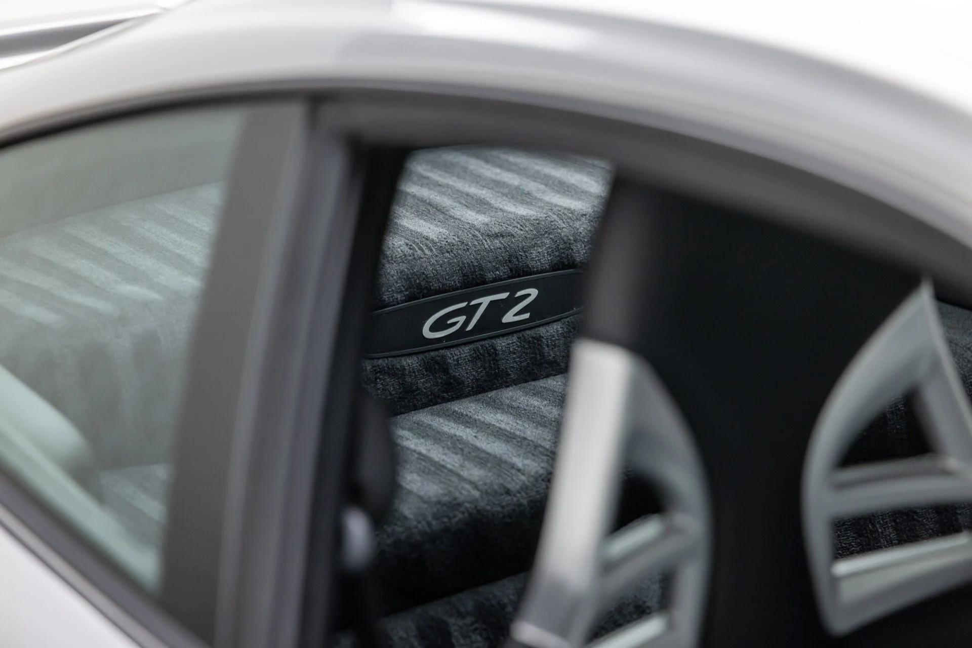 mph027_469256144_13475_p28_l_644cf3c874